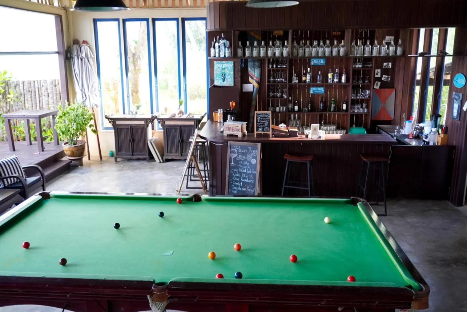 Communal lounge/ TV room in Baan Thong Ching Resort