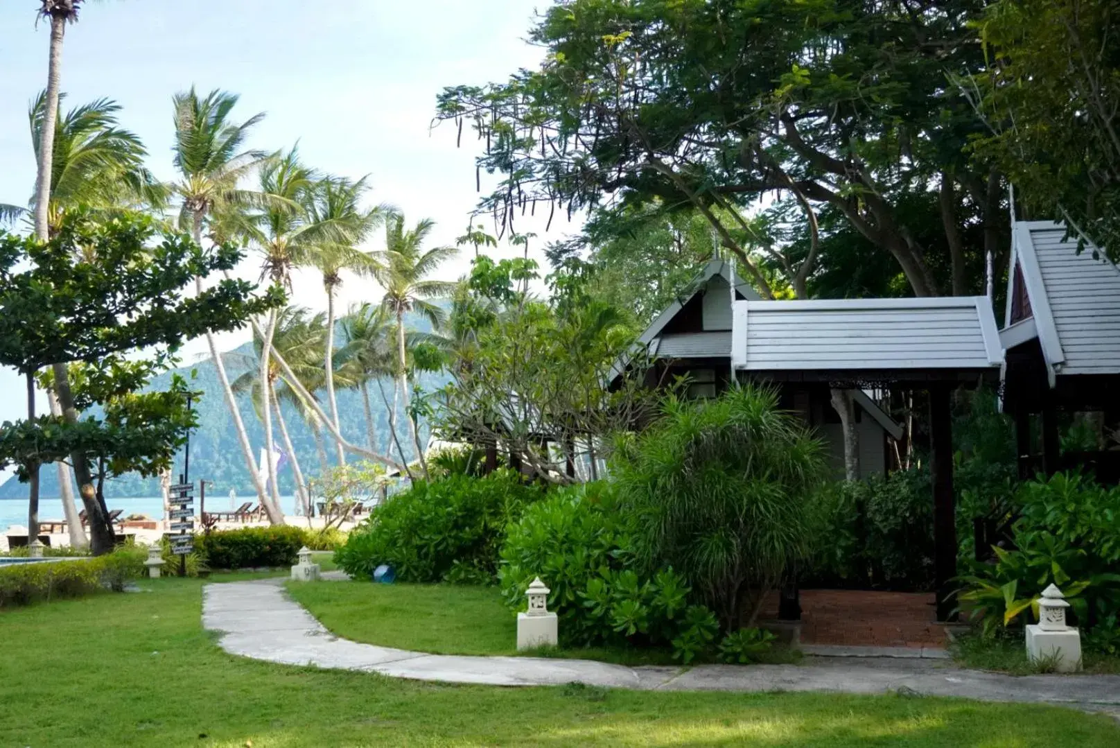 Property building in Baan Thong Ching Resort Property building in Baan Thong Ching Resort