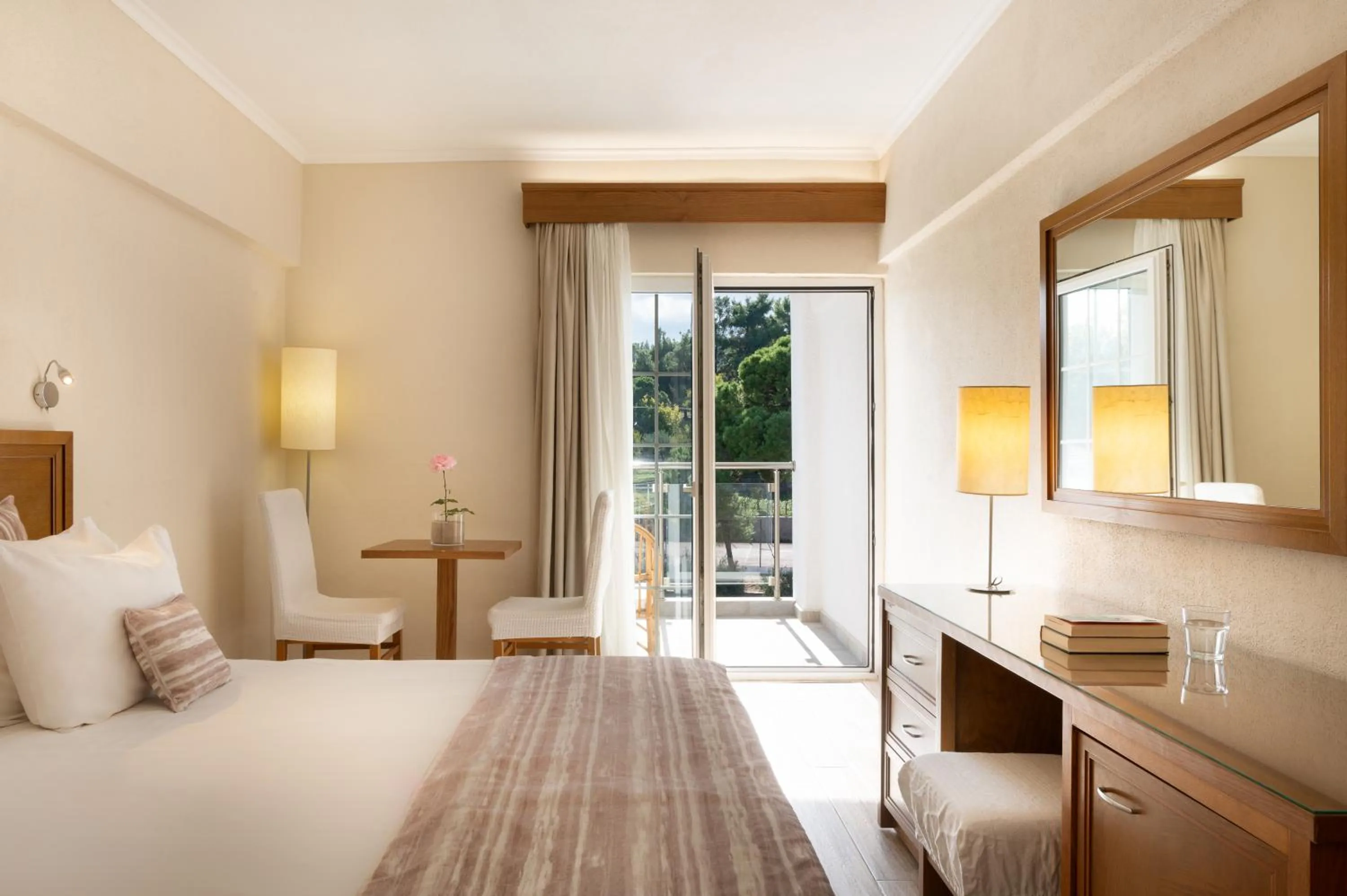 Bedroom, Bed in Mitsis Alexander the Great Hotel