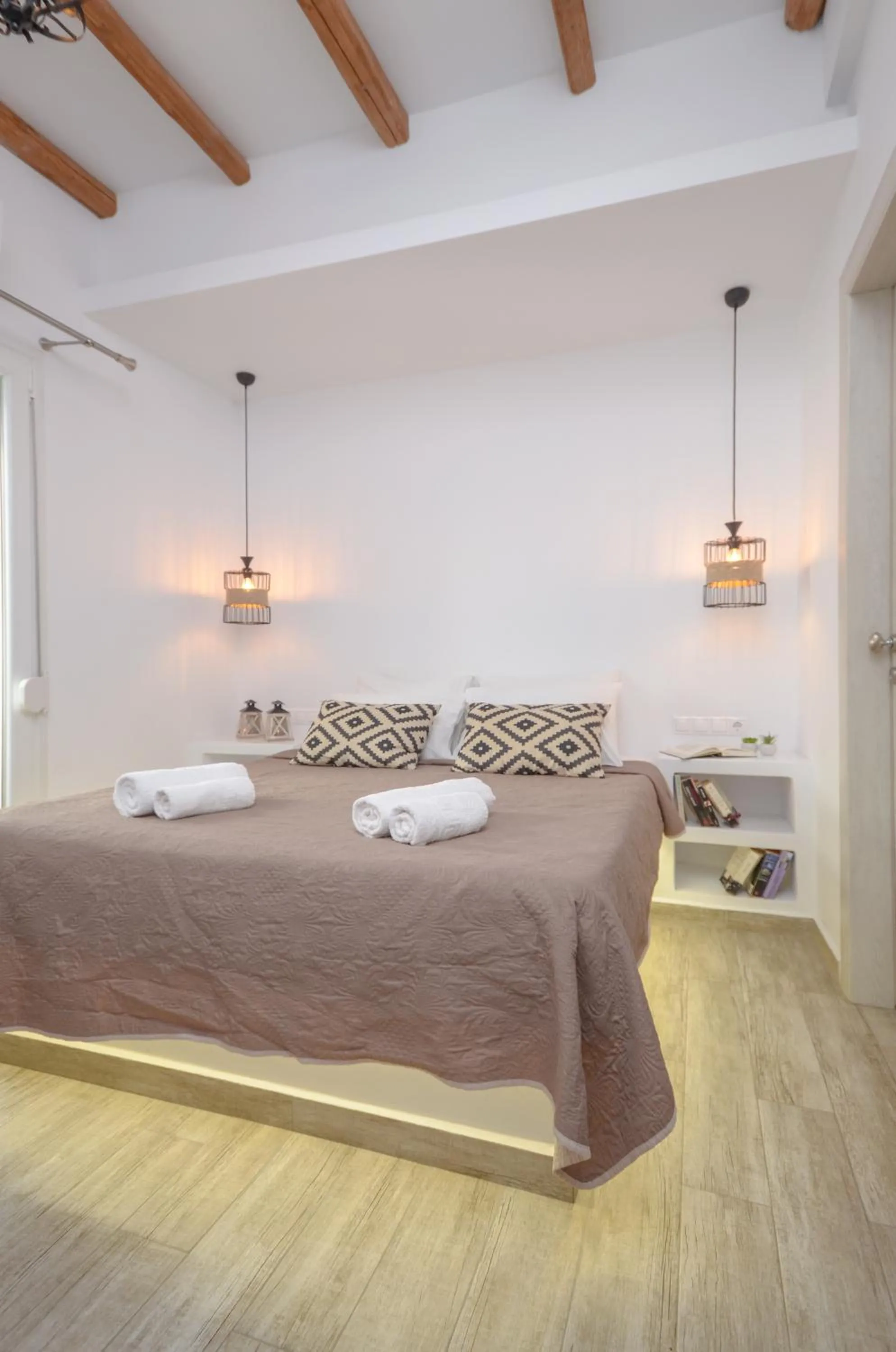 Bed in Saint George Hotel