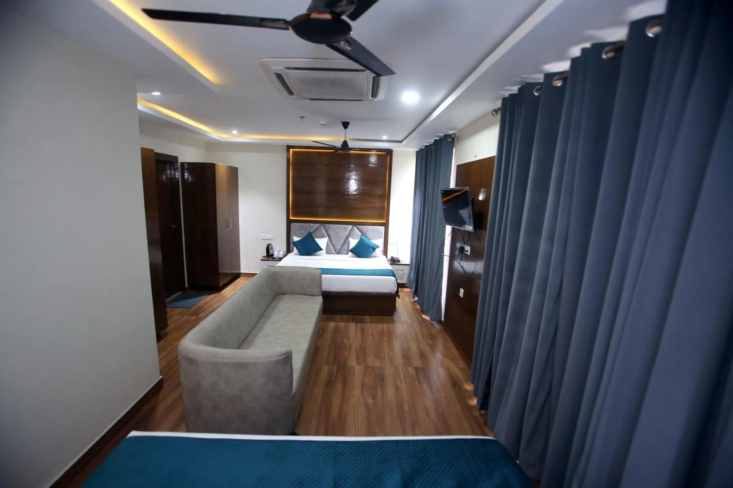 Bedroom in Hotel Affluence