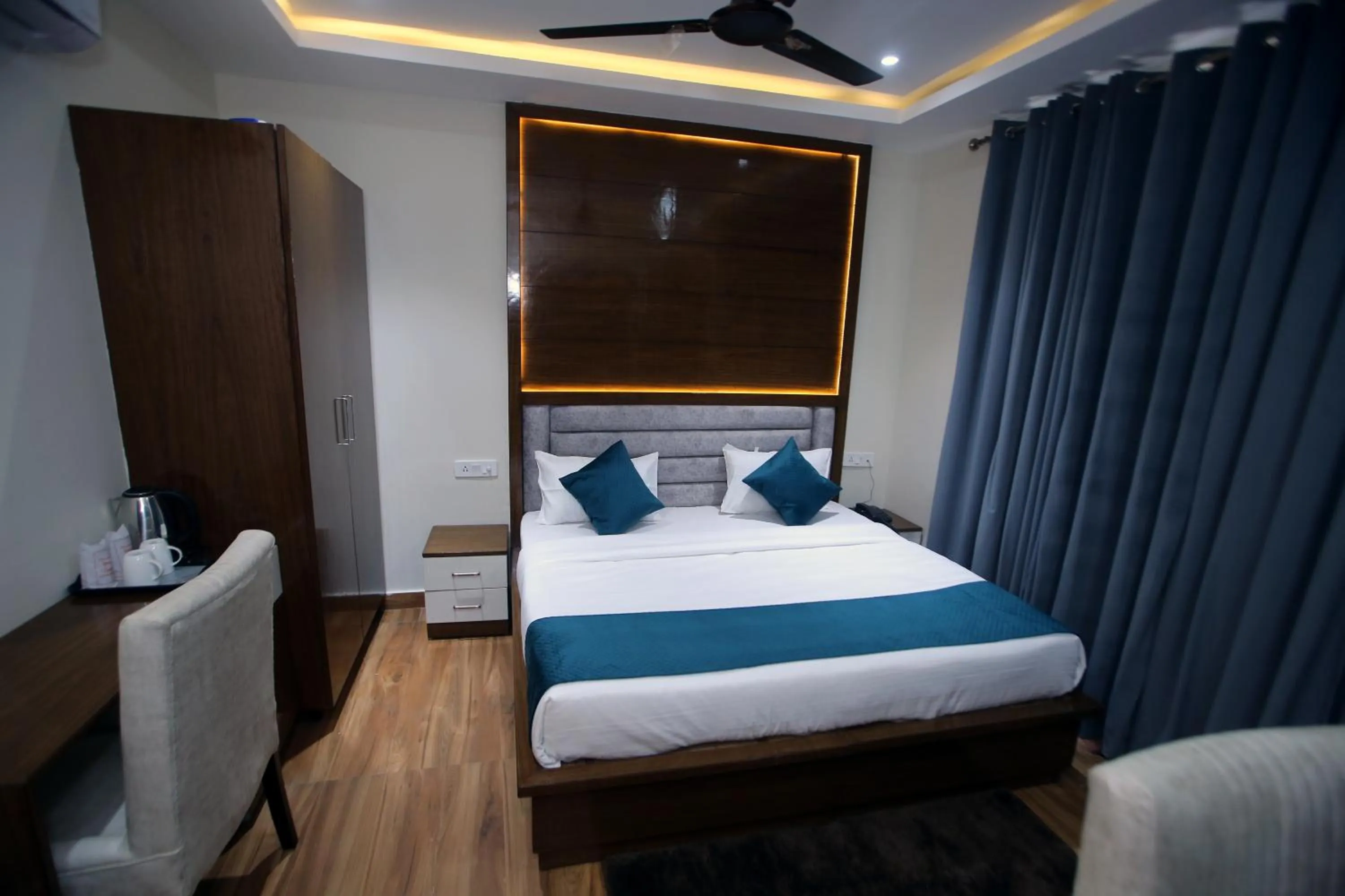 Bedroom in Hotel Affluence