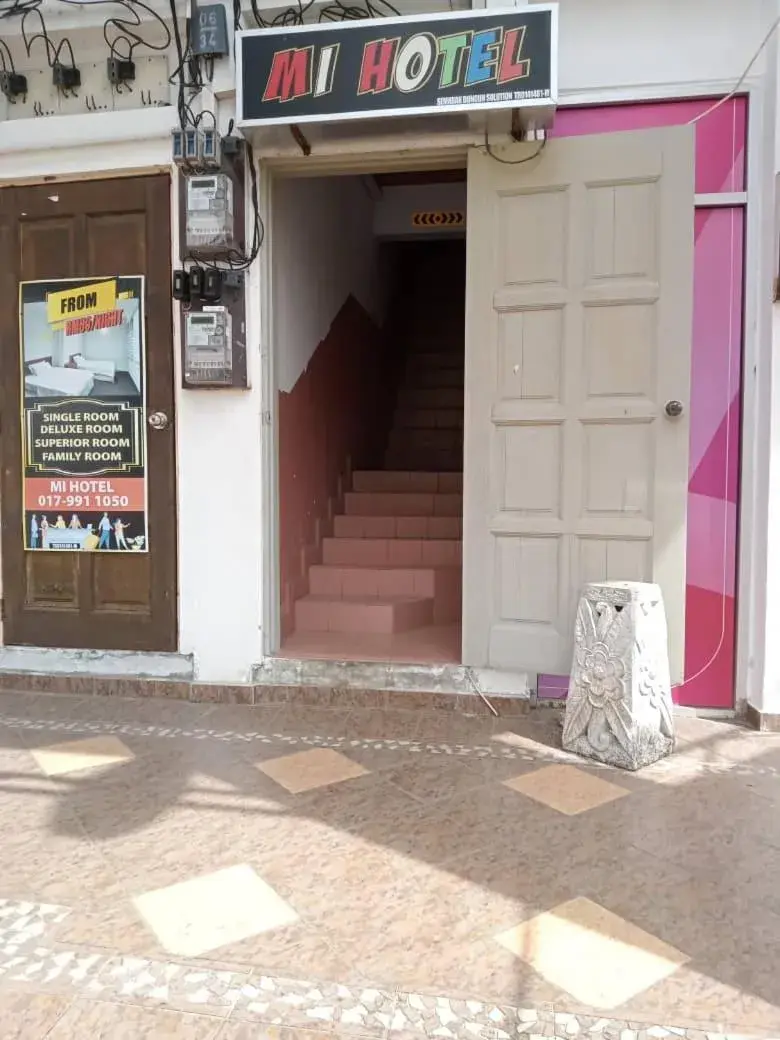 Facade/entrance in Mi Hotel 2 Dungun Facade/entrance in Mi Hotel 2 Dungun