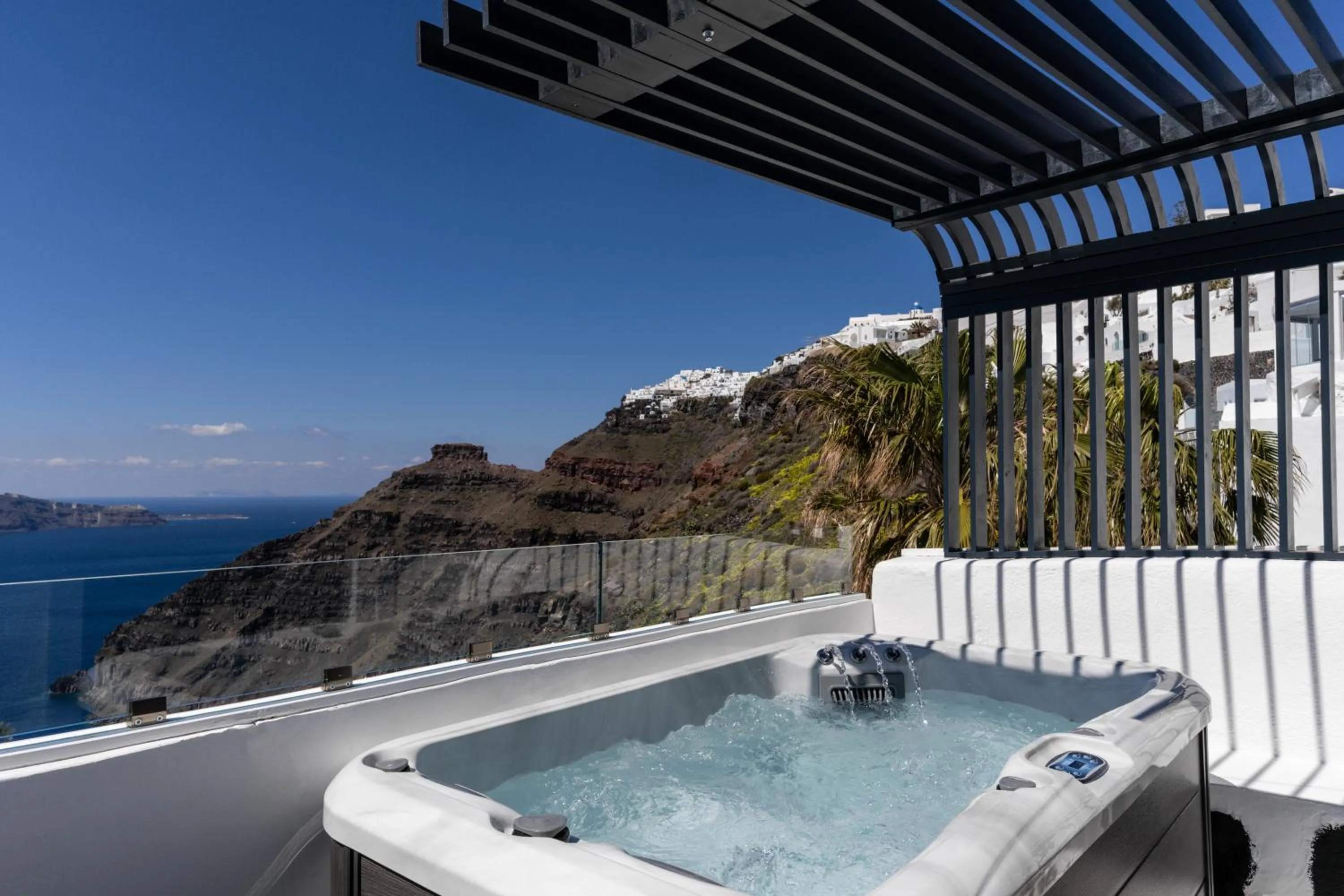 Hot Tub in Mill Houses New Elegant Suites