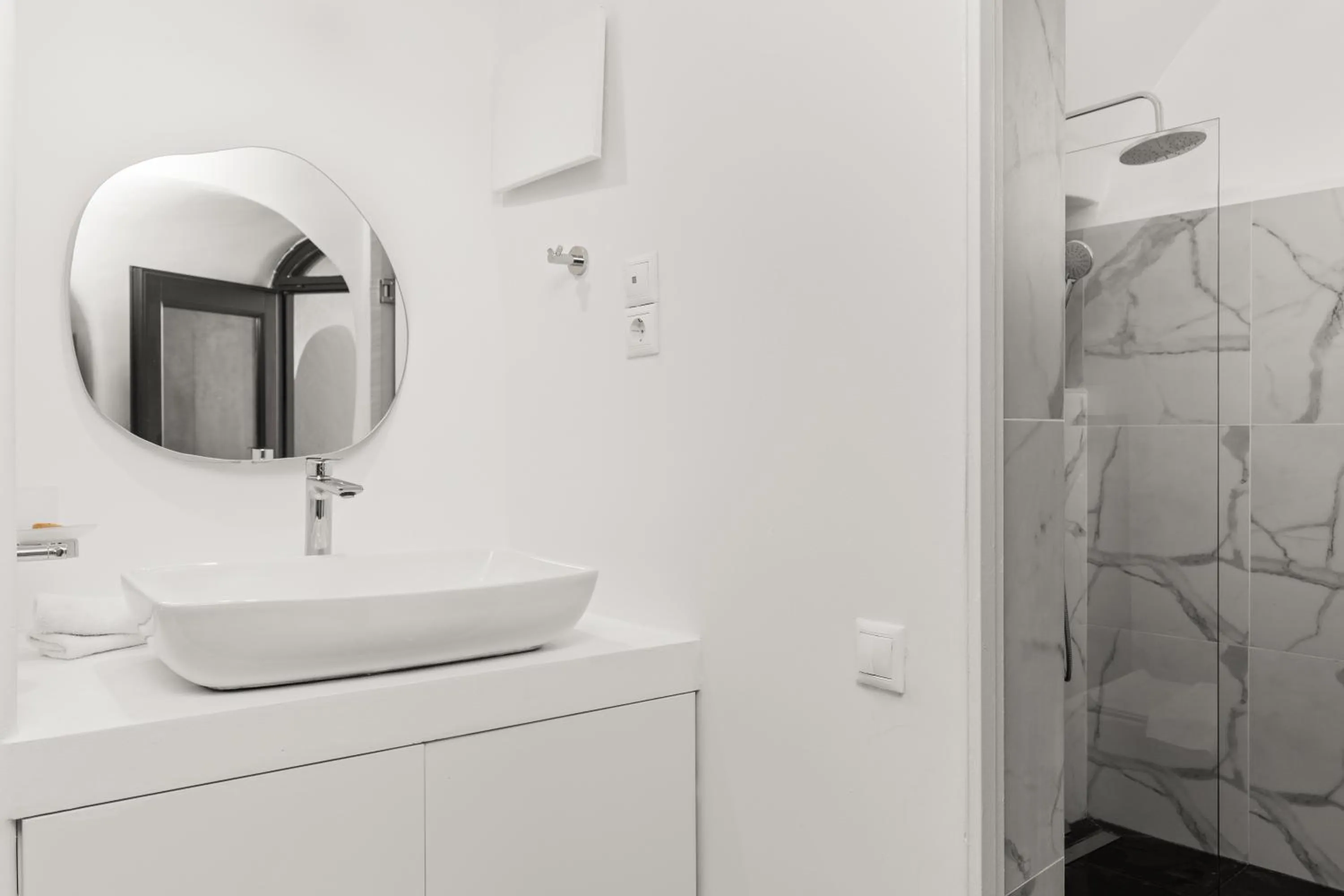 Toilet in Mill Houses New Elegant Suites