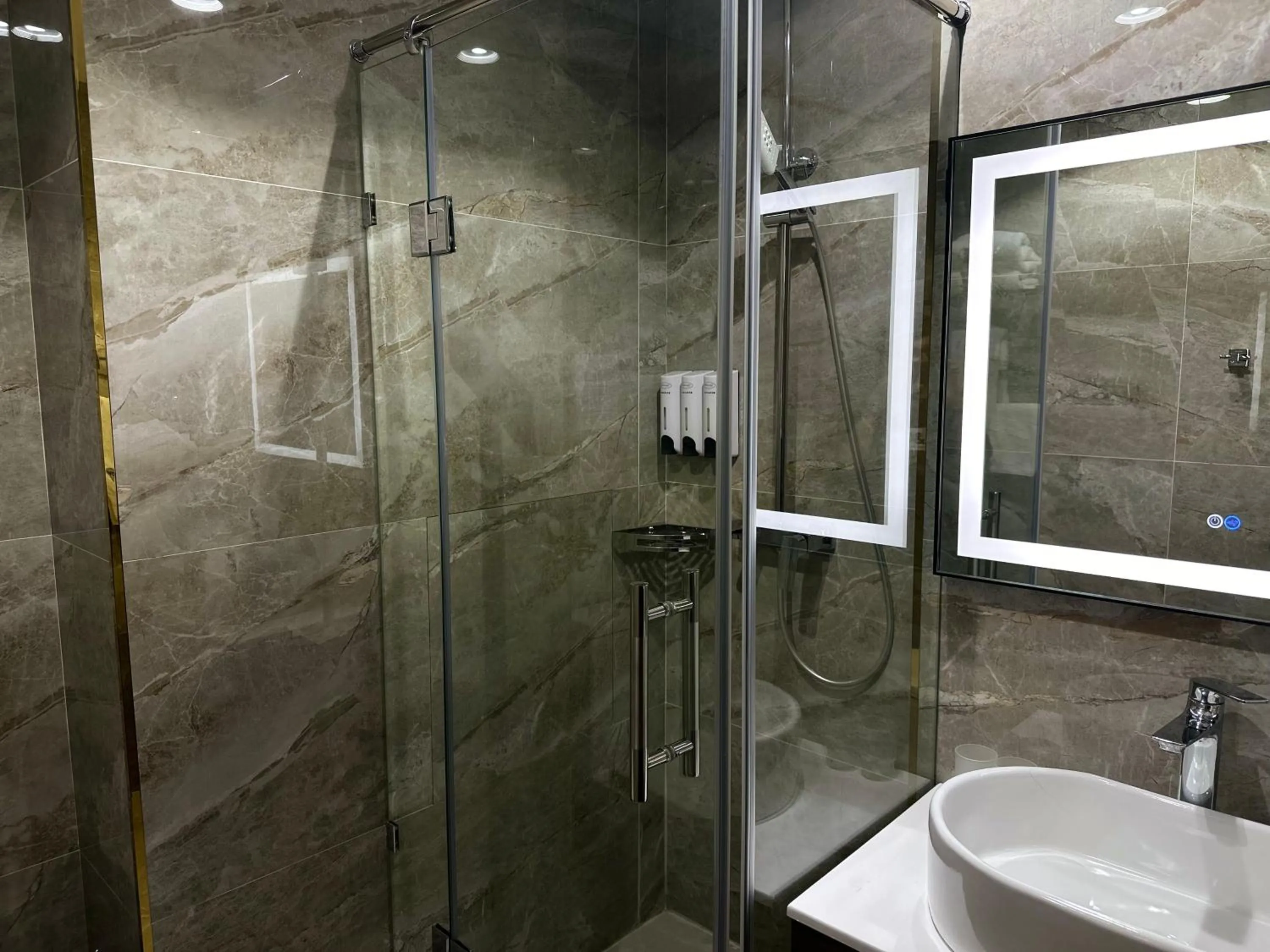 Bathroom in MedinaTown