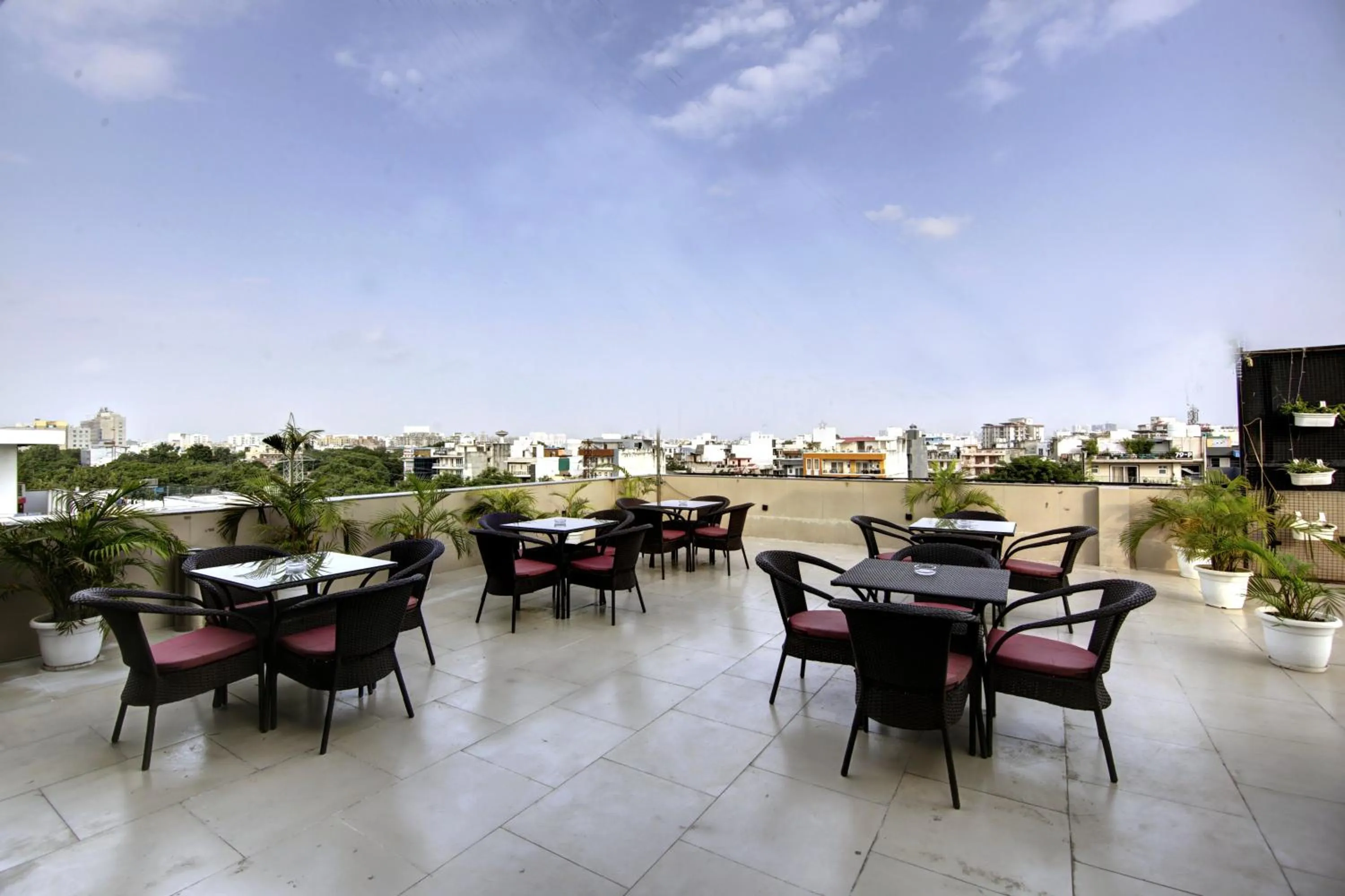 Communal lounge/ TV room in Saltstayz Select - Unitech Cyber Park