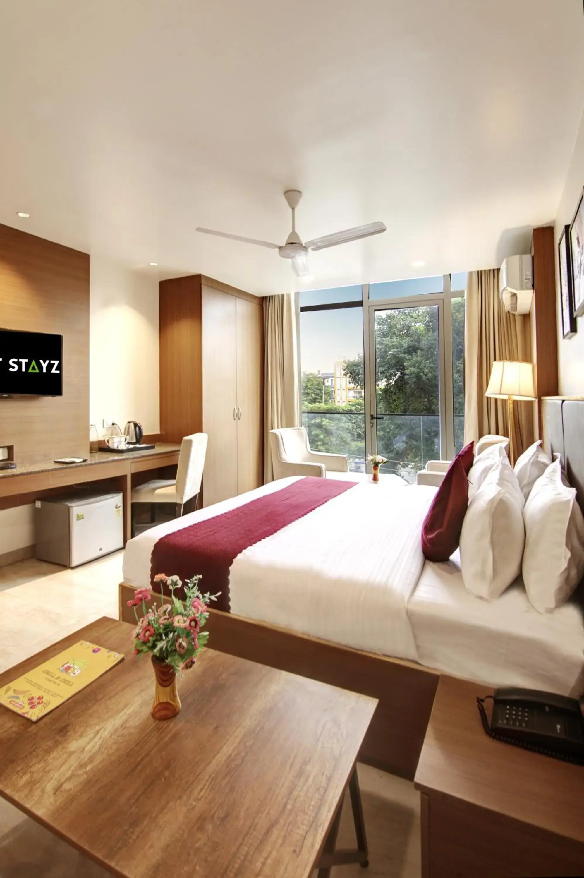 Superior Room with Kitchenatte and Balcony in Saltstayz Select - Unitech Cyber Park Superior Room with Kitchenatte and Balcony in Saltstayz Select - Unitech Cyber Park