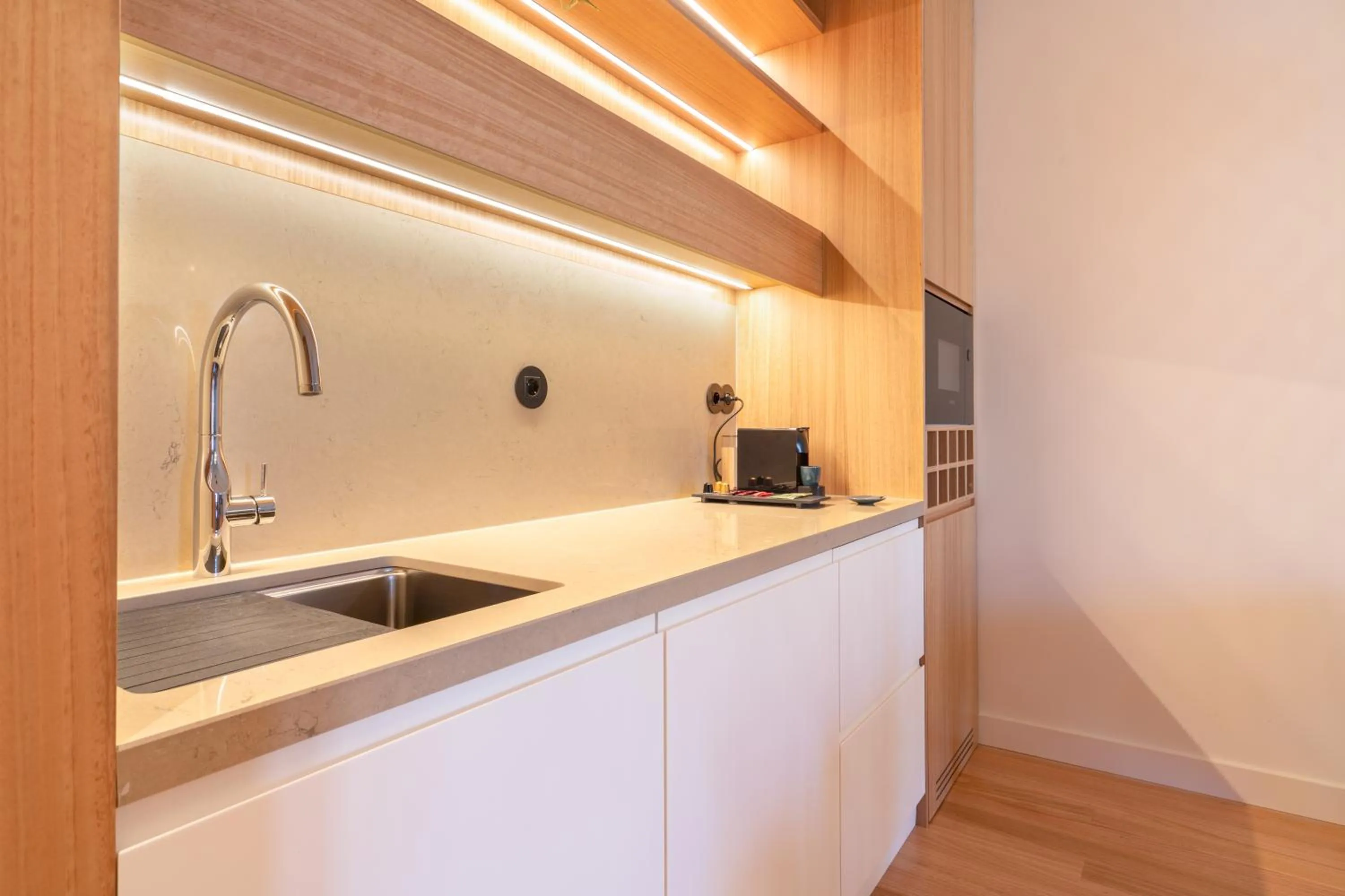 Kitchen or kitchenette in d'ALMA Boutique Hotel