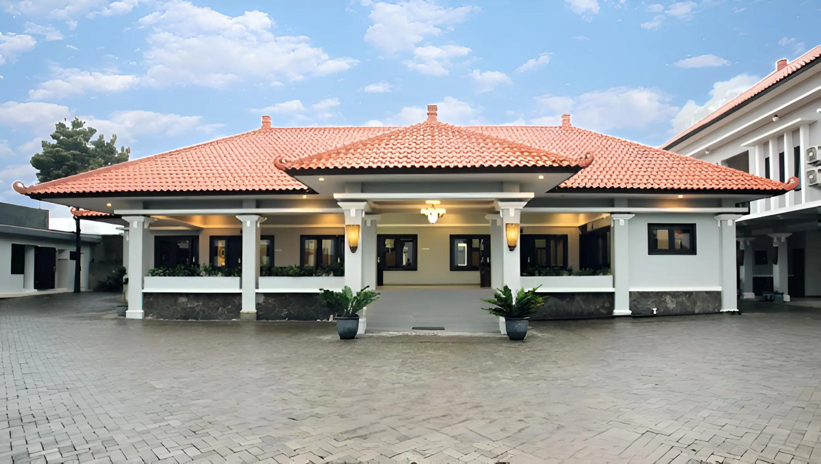 Property building in Avila Ketapan Rame Hotel