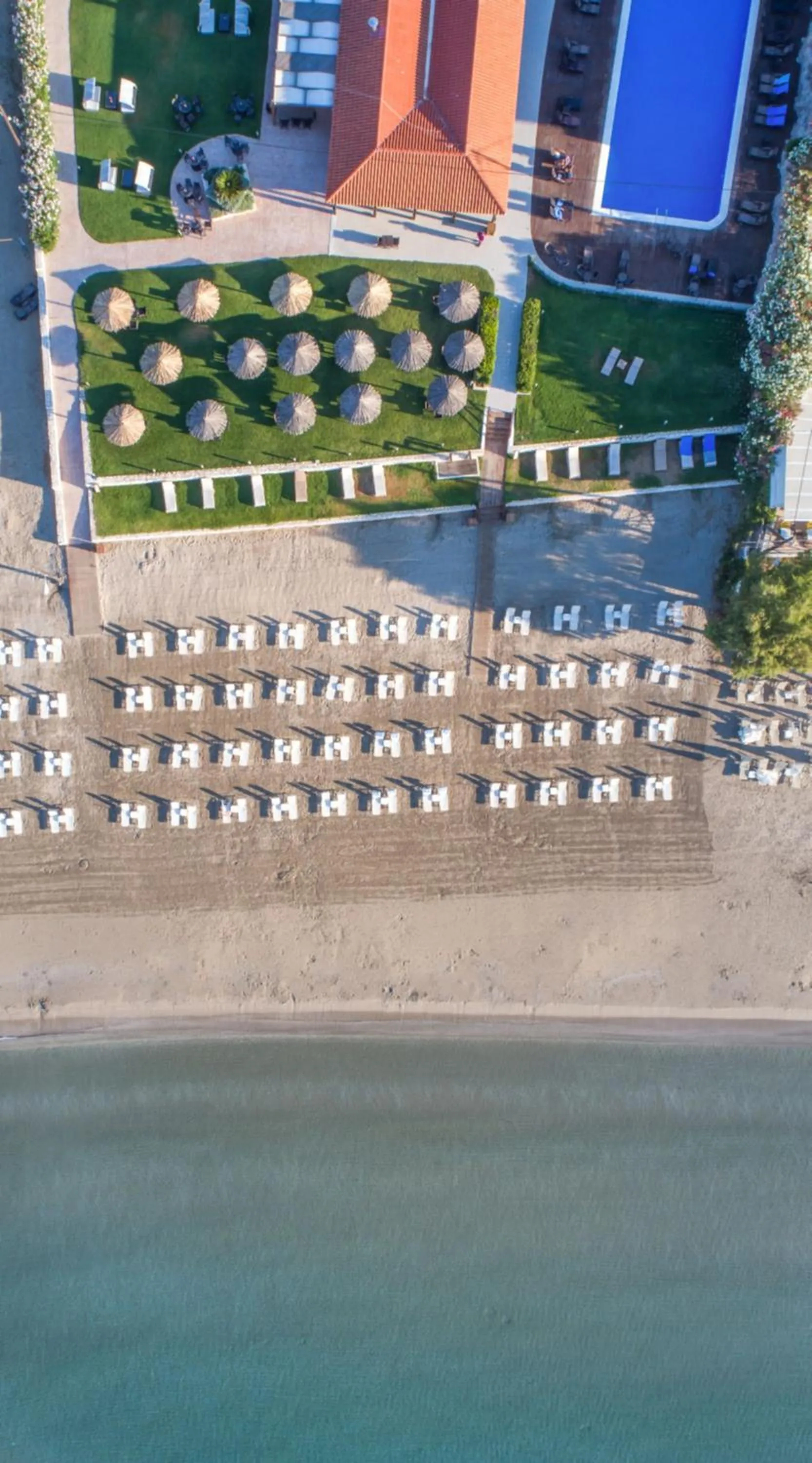 Beach in Galaxy Beach Resort BW Premier Collection