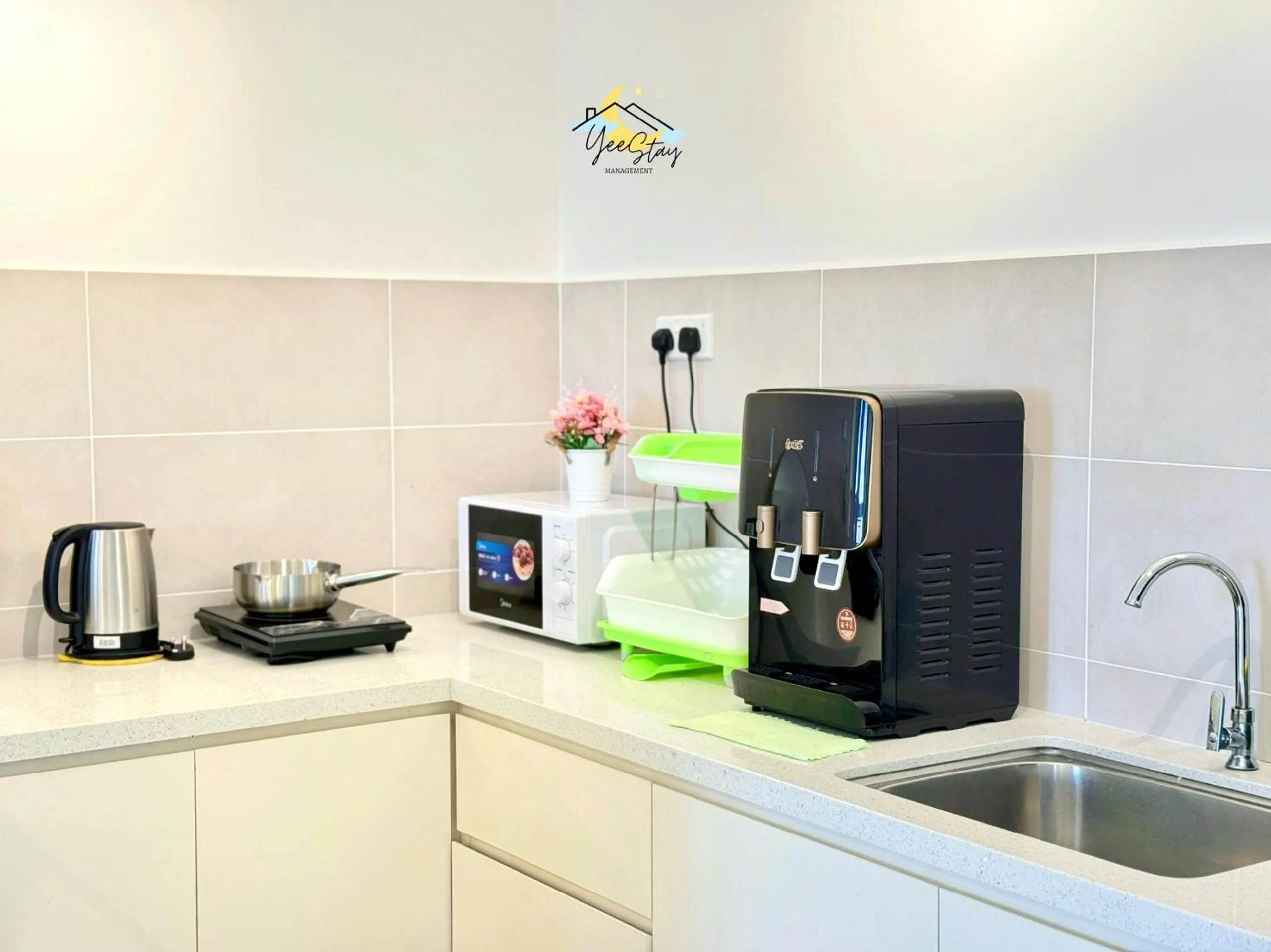 SeaView PoolView CityView BaliResidence Video game 5minJonker