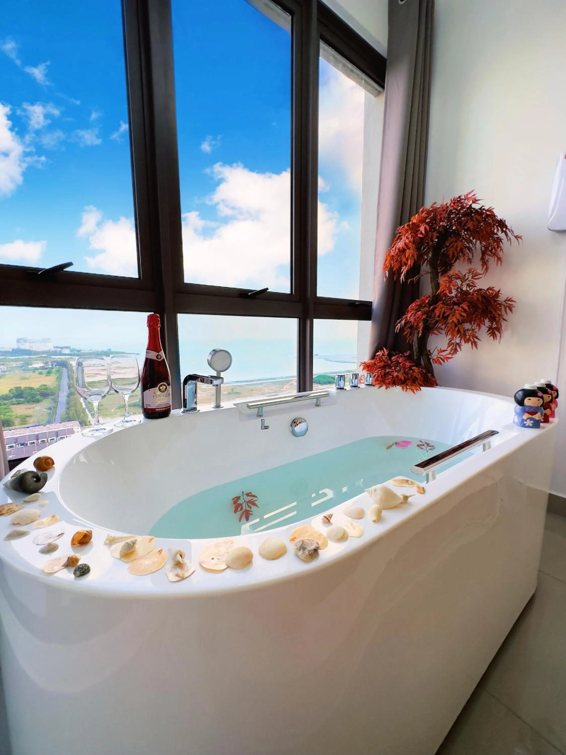 SeaView PoolView CityView BaliResidence Video game 5minJonker