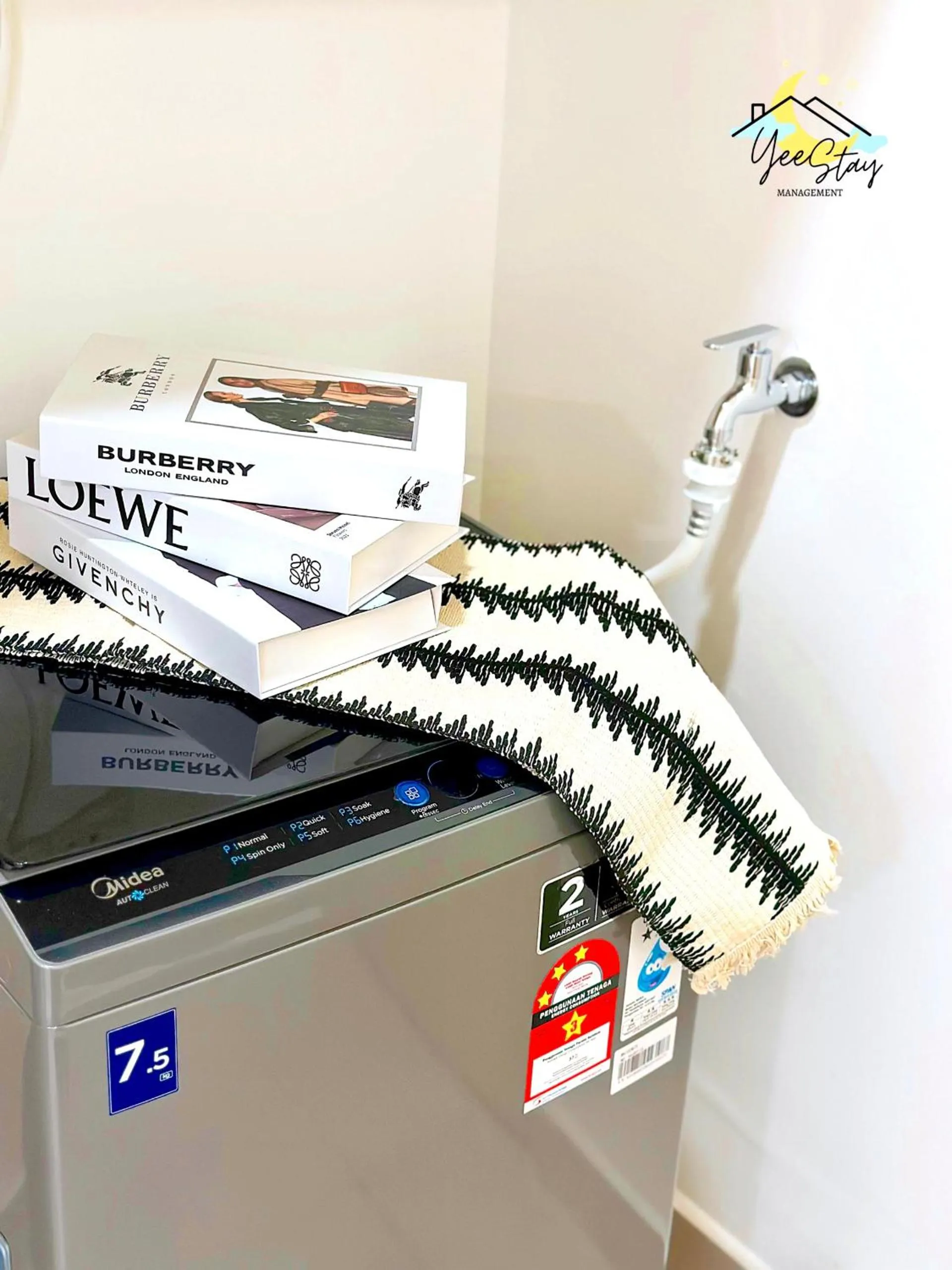 SeaView PoolView CityView BaliResidence Video game 5minJonker