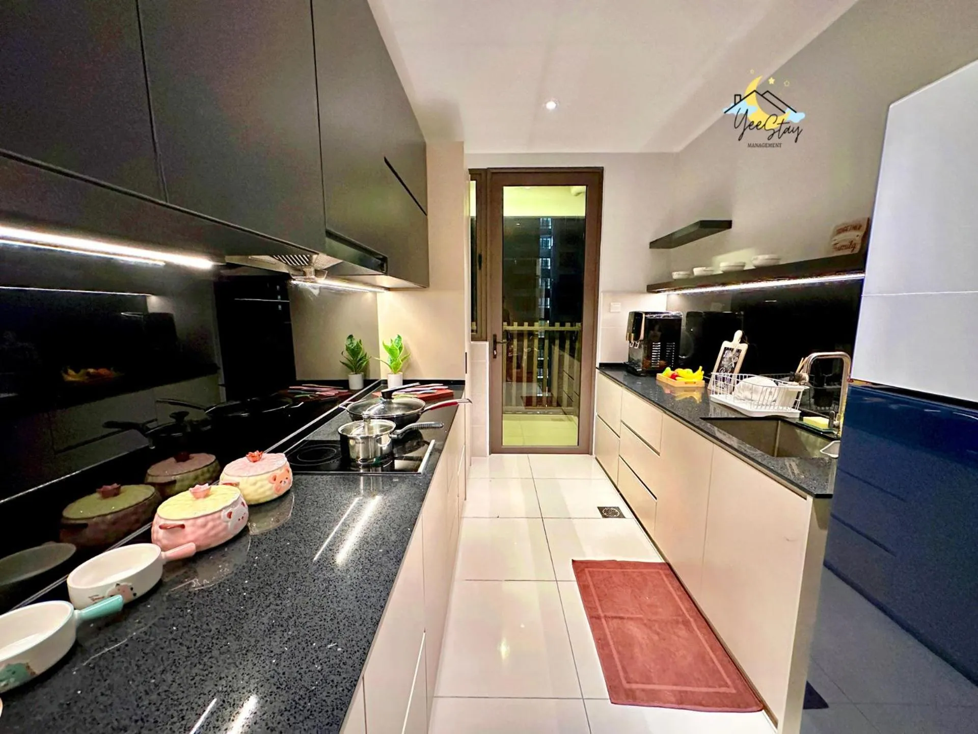 SeaView PoolView CityView BaliResidence Video game 5minJonker