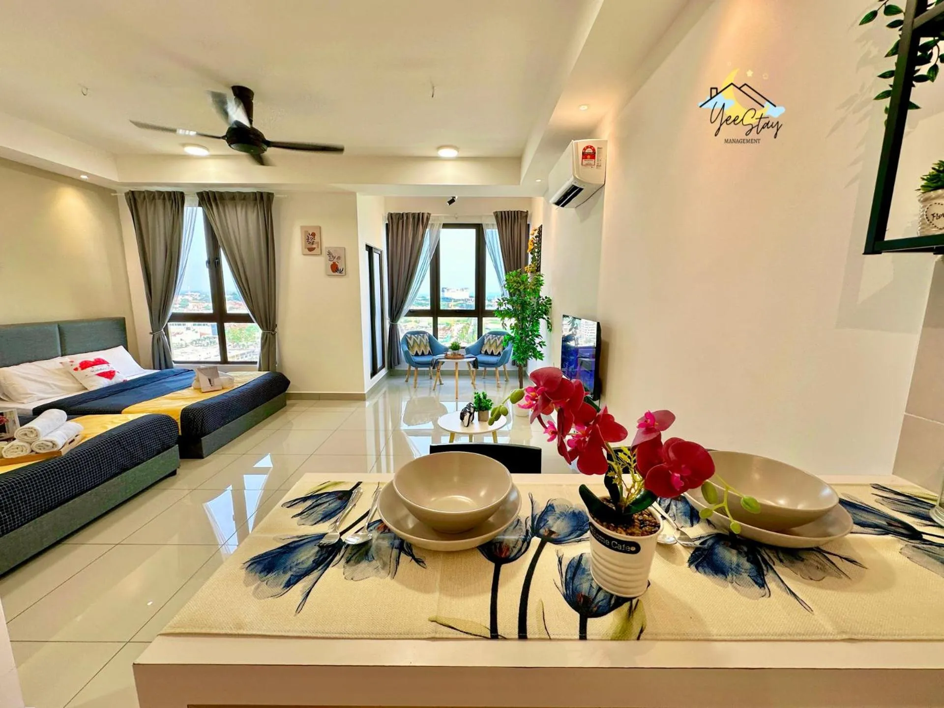 SeaView PoolView CityView BaliResidence Video game 5minJonker