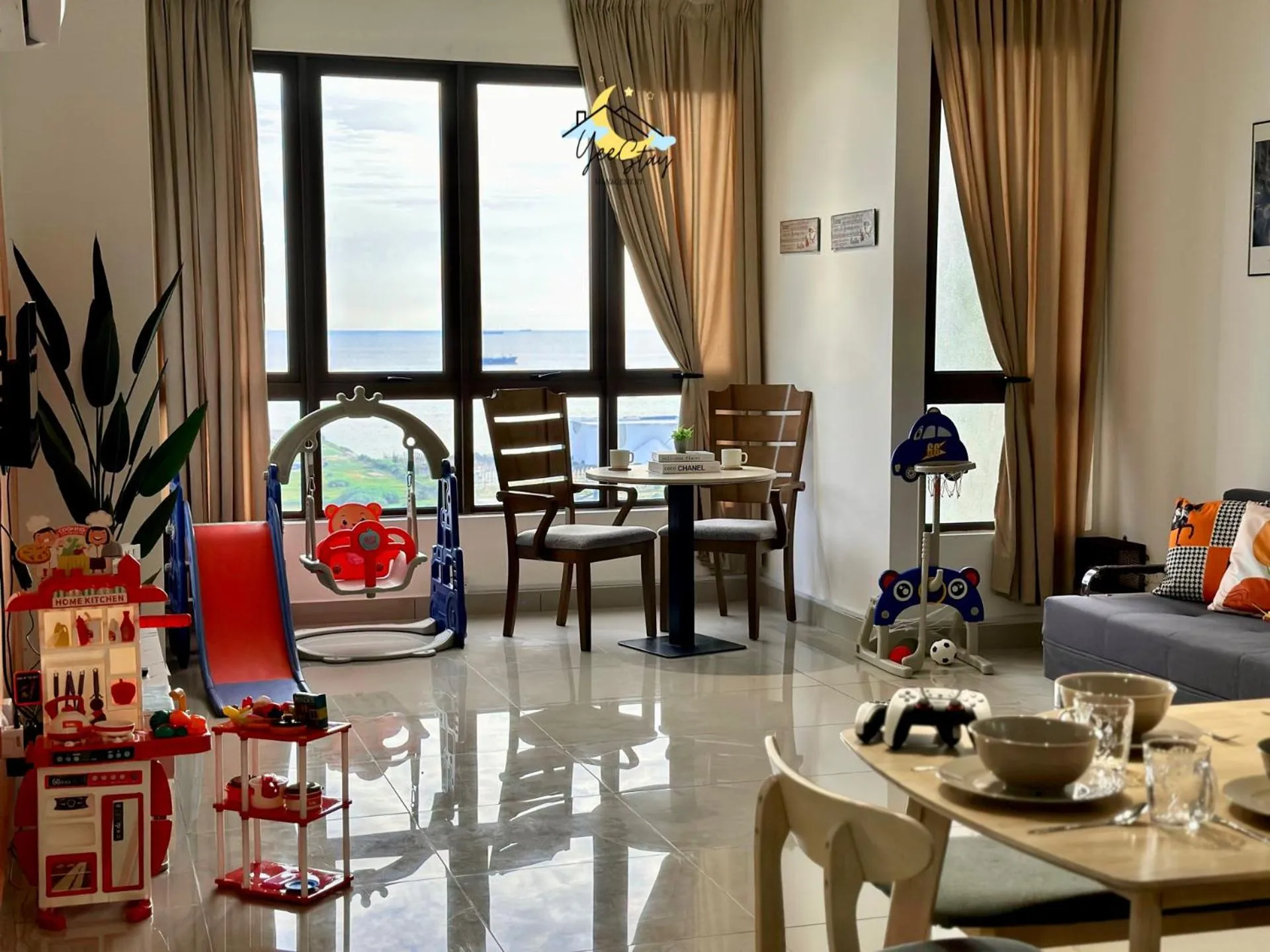 SeaView PoolView CityView BaliResidence Video game 5minJonker