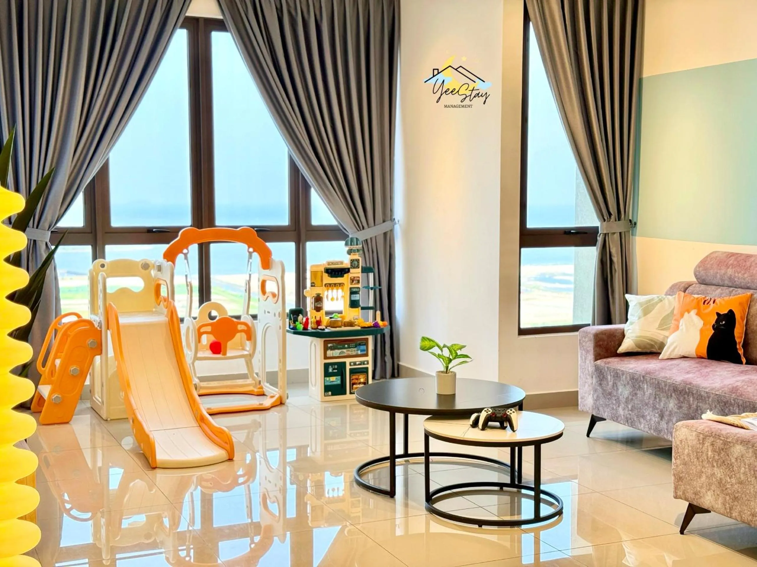 SeaView PoolView CityView BaliResidence Video game 5minJonker