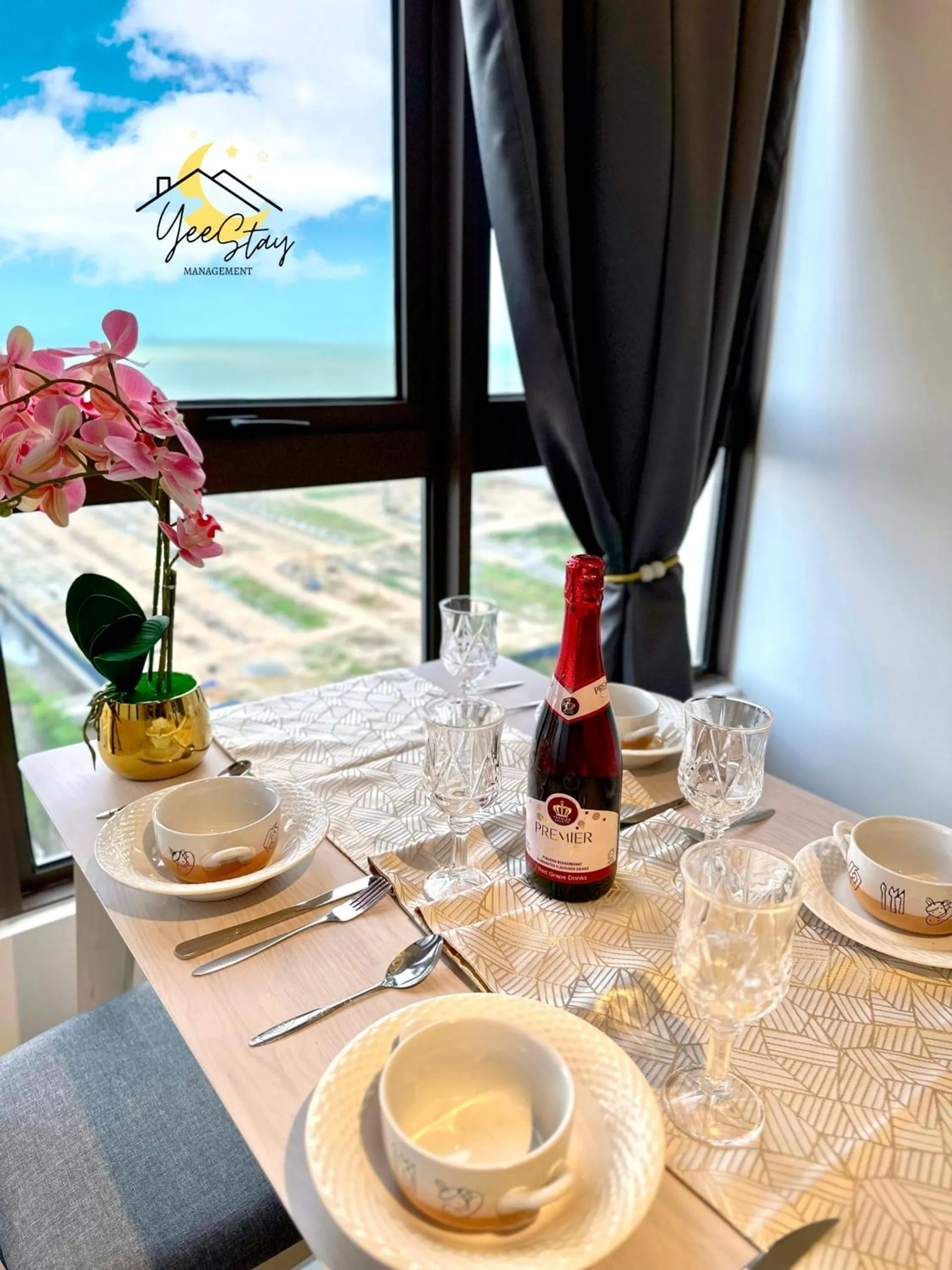 SeaView PoolView CityView BaliResidence Video game 5minJonker