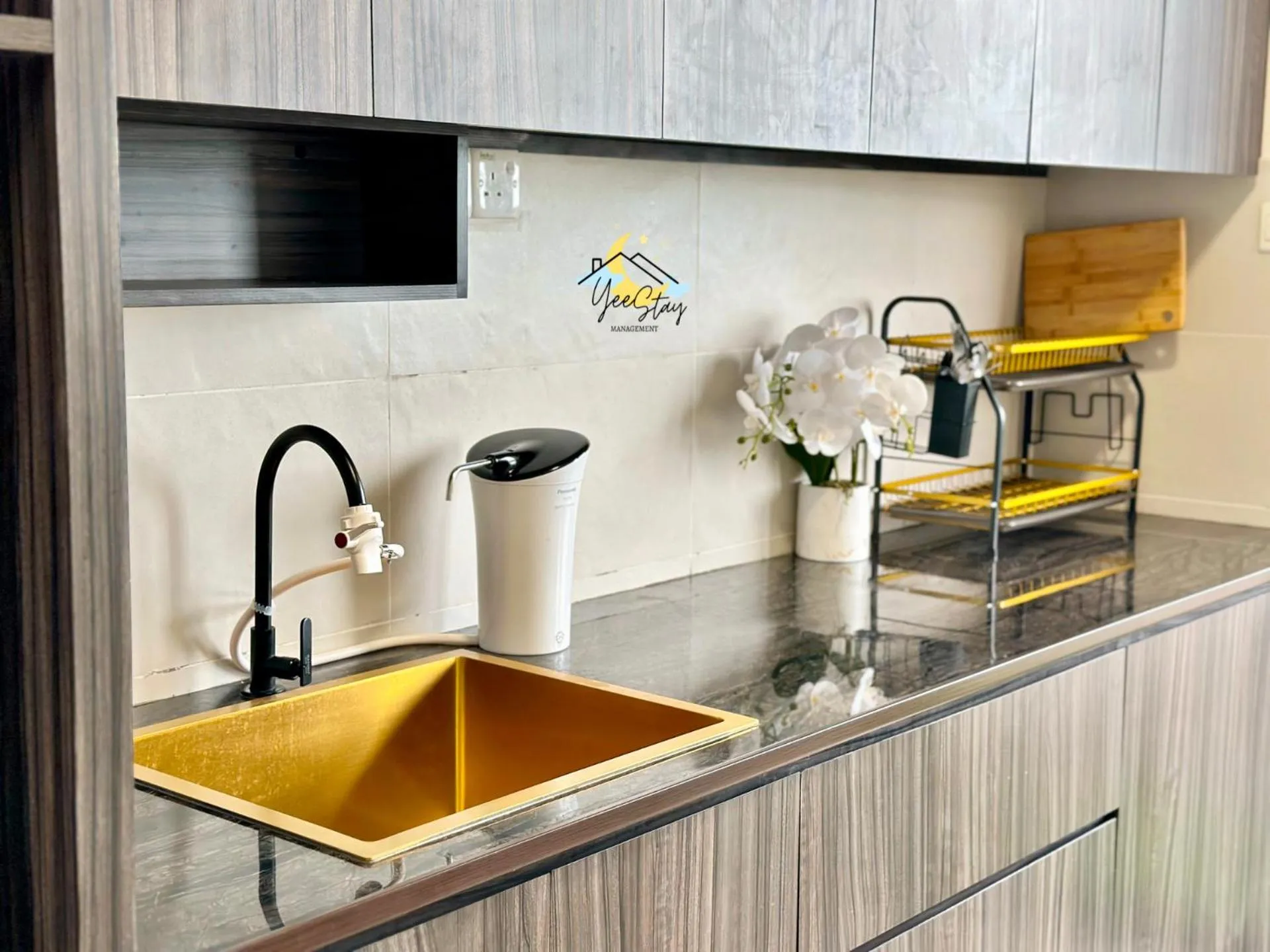 SeaView PoolView CityView BaliResidence Video game 5minJonker