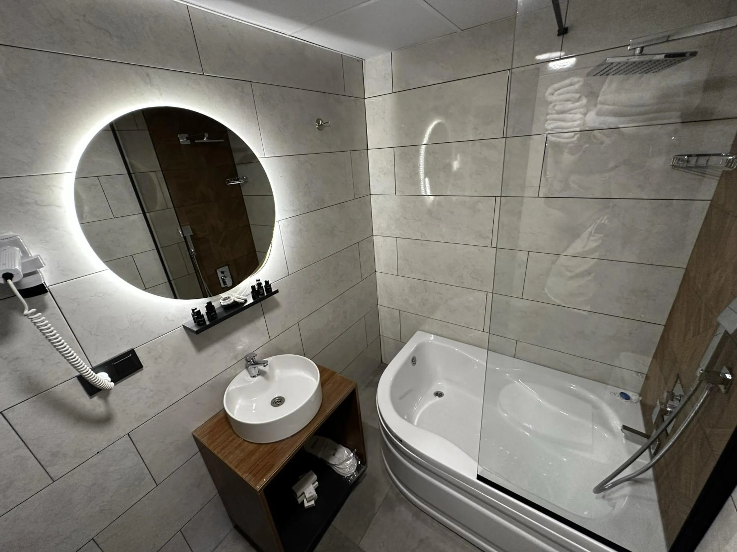 Shower in Bademi Room