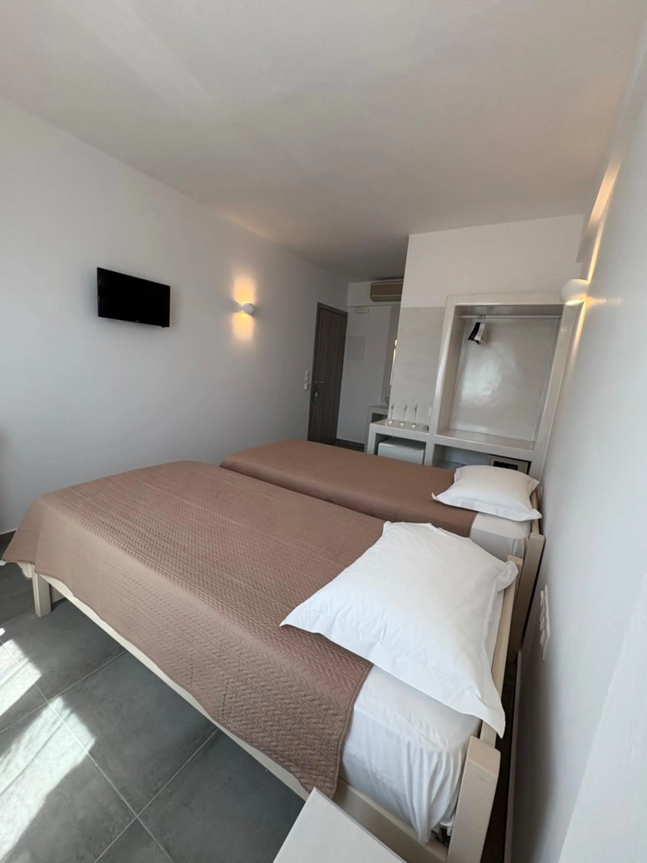 Photo of the whole room, Bed in Golden Sun