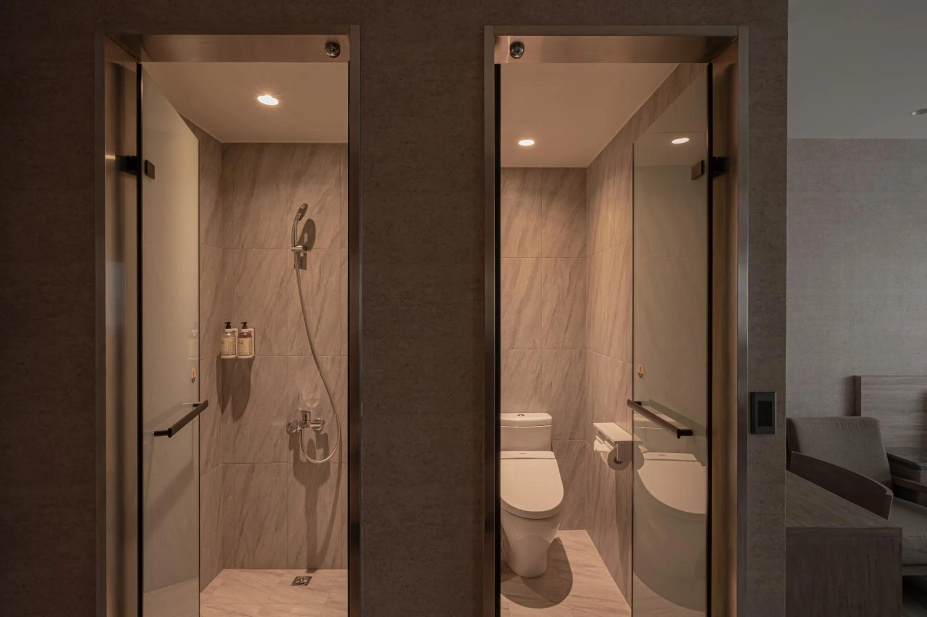 Shower in In Joy Hotel