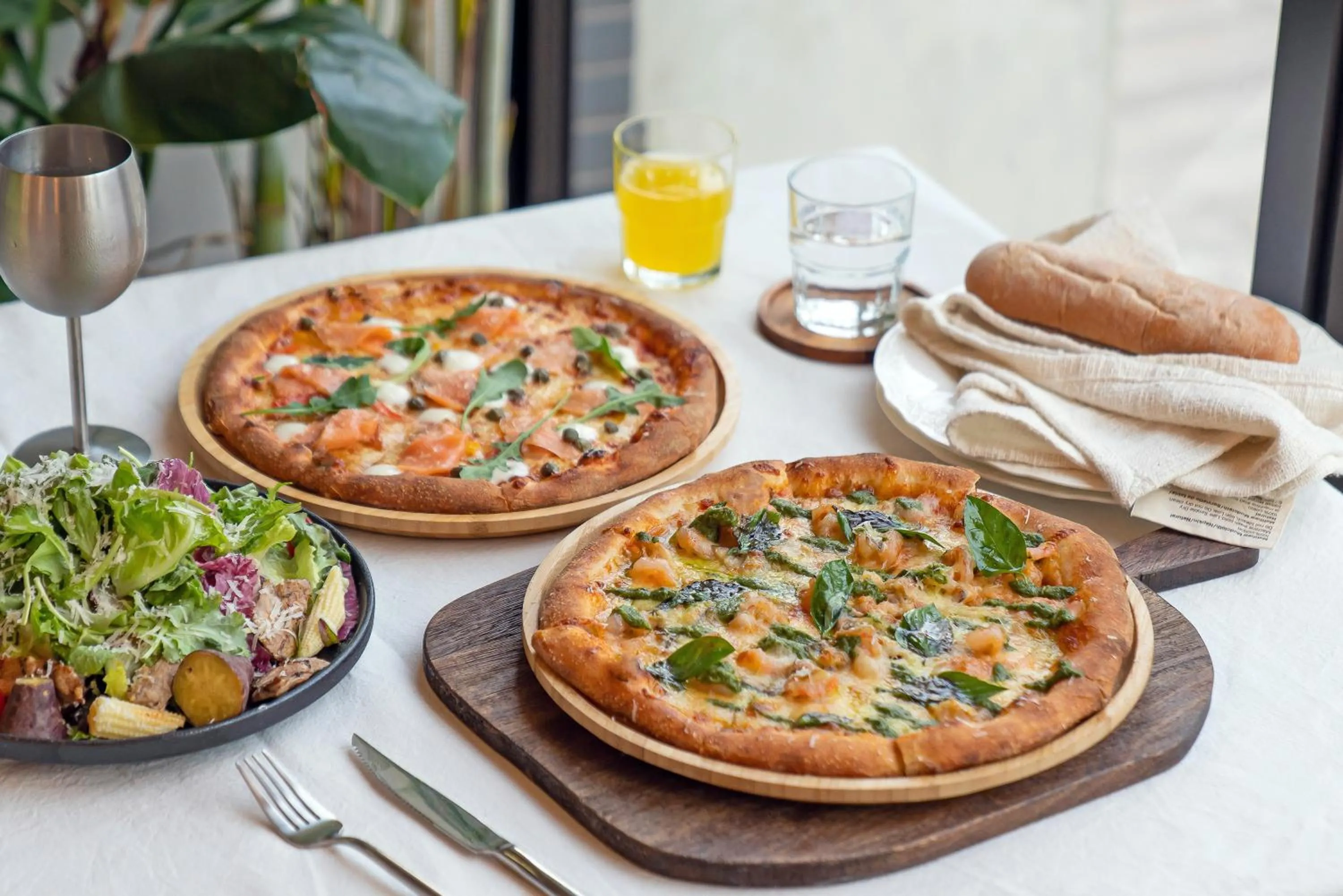 Restaurant/places to eat in In Joy Hotel