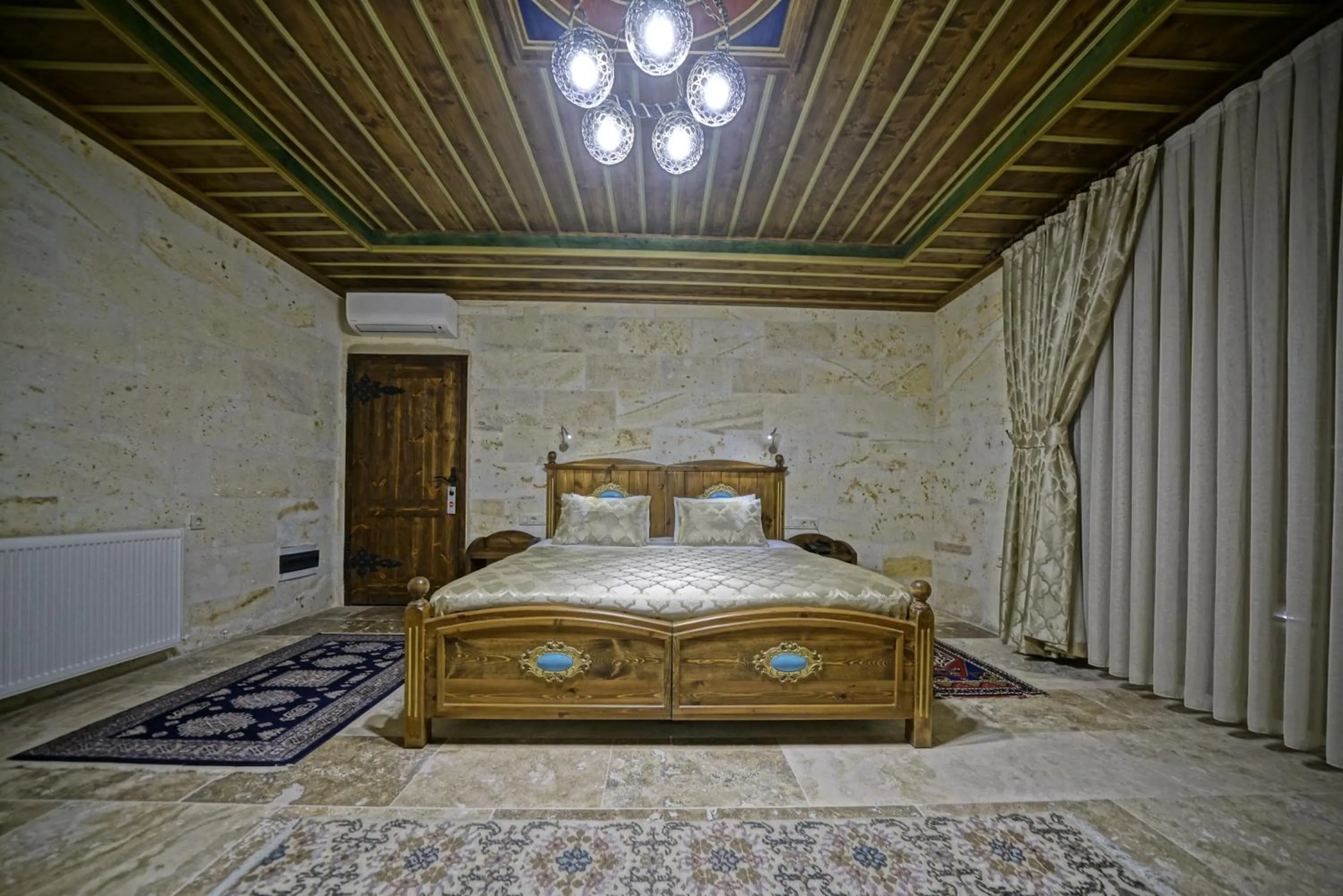 Photo of the whole room, Bed in Zultanite Cappadocia Hotel