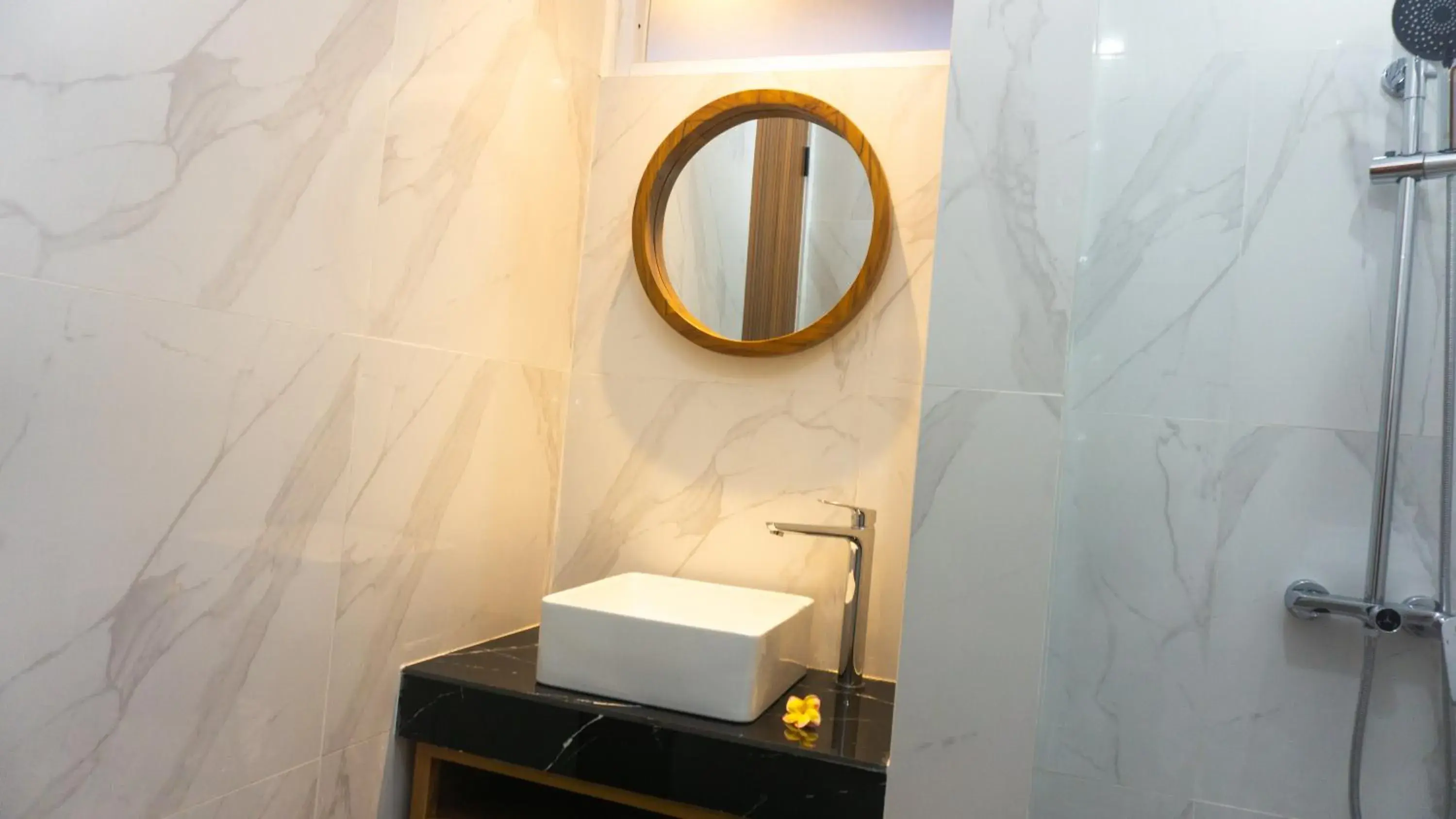 Deluxe Room in Kedin's Inn Deluxe Room in Kedin's Inn