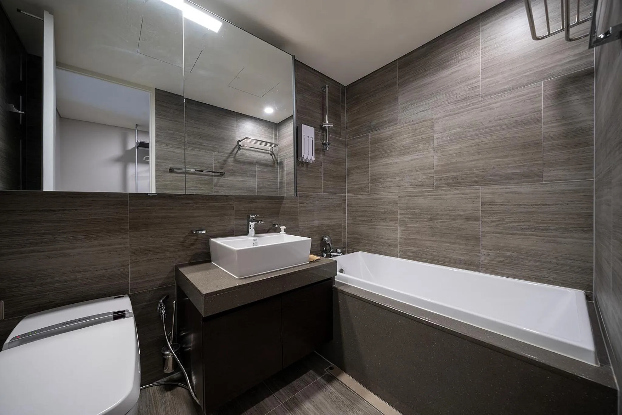 UH FLAT Signature DAEGU