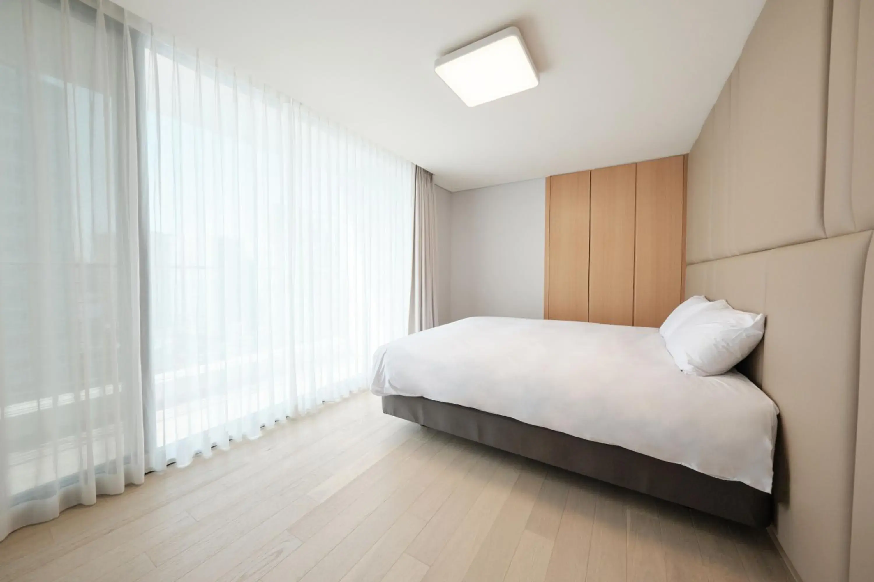 Bedroom, Bed in UH FLAT Signature DAEGU Bedroom, Bed in UH FLAT Signature DAEGU