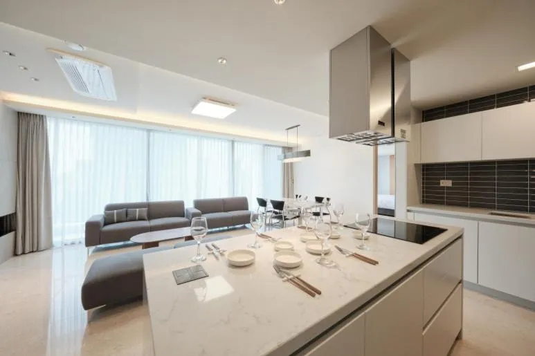 Kitchen or kitchenette in UH FLAT Signature DAEGU