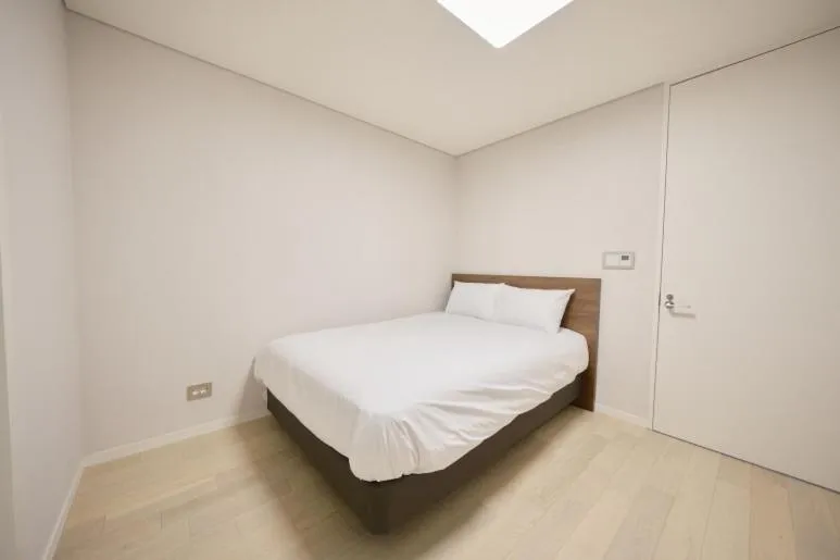 Bed in UH FLAT Signature DAEGU