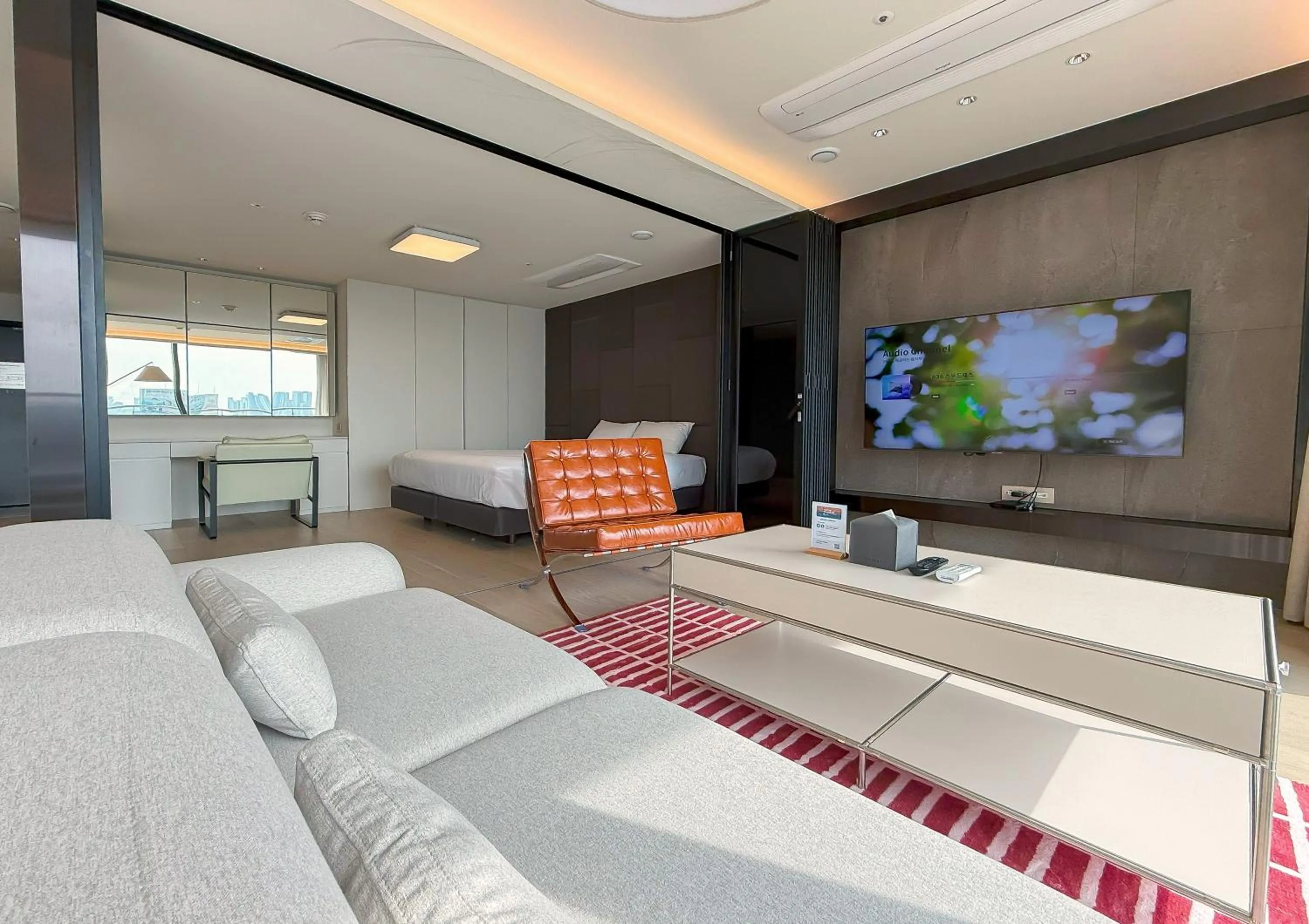 Bed in UH FLAT Signature DAEGU