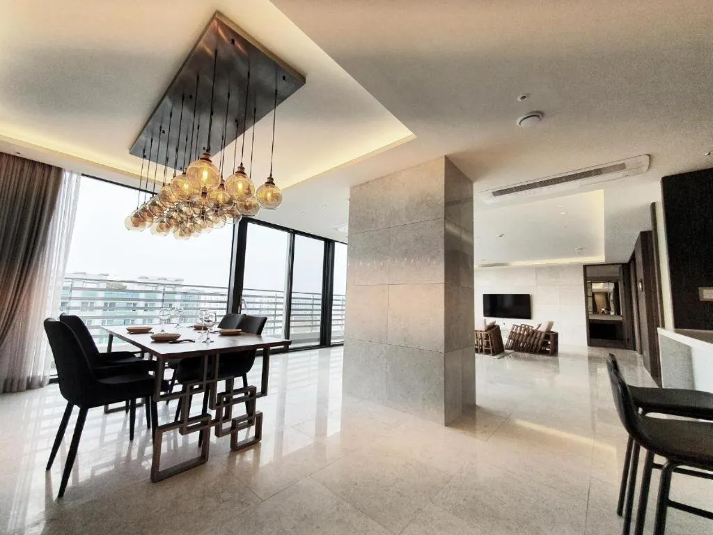 UH FLAT Signature DAEGU