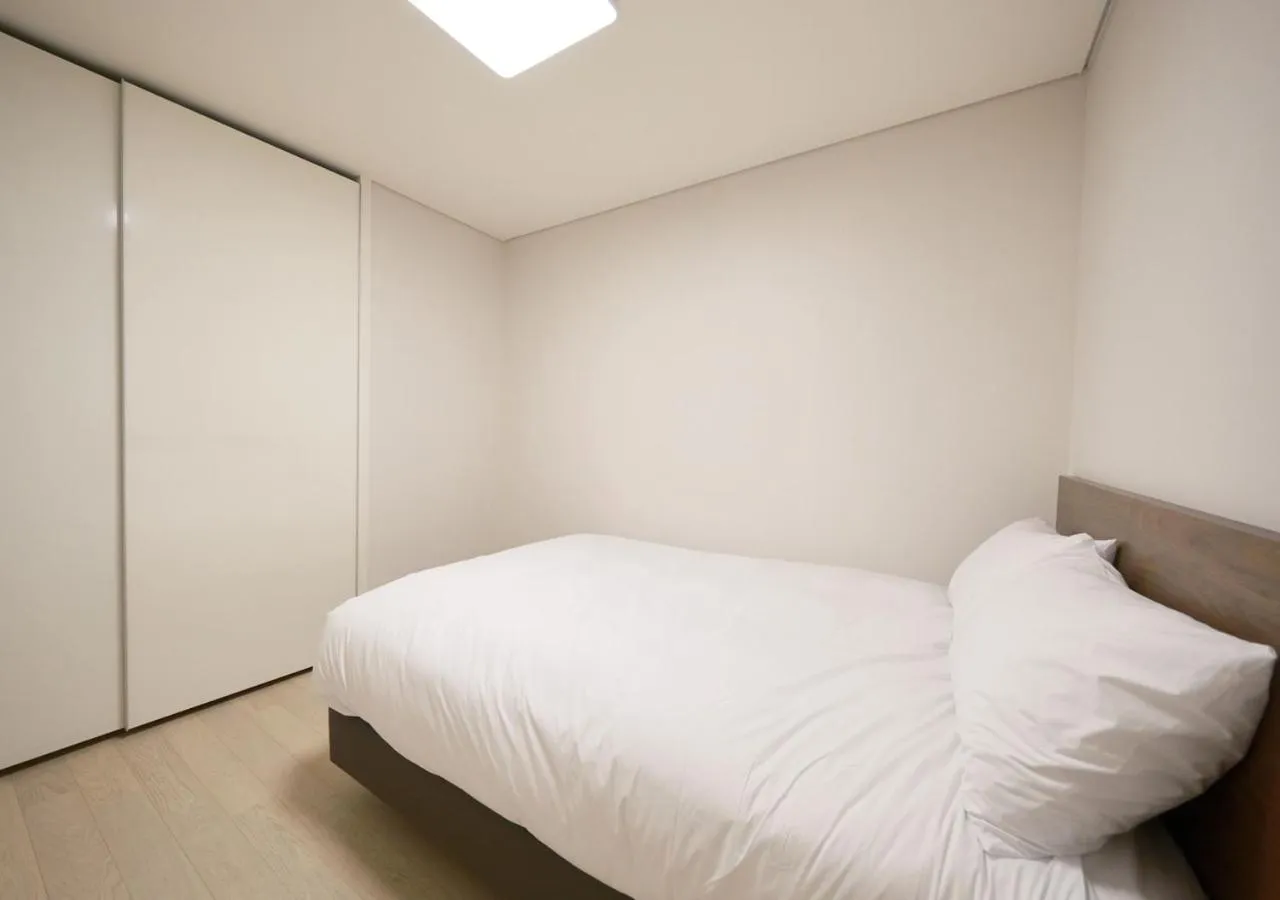 Bed in UH FLAT Signature DAEGU