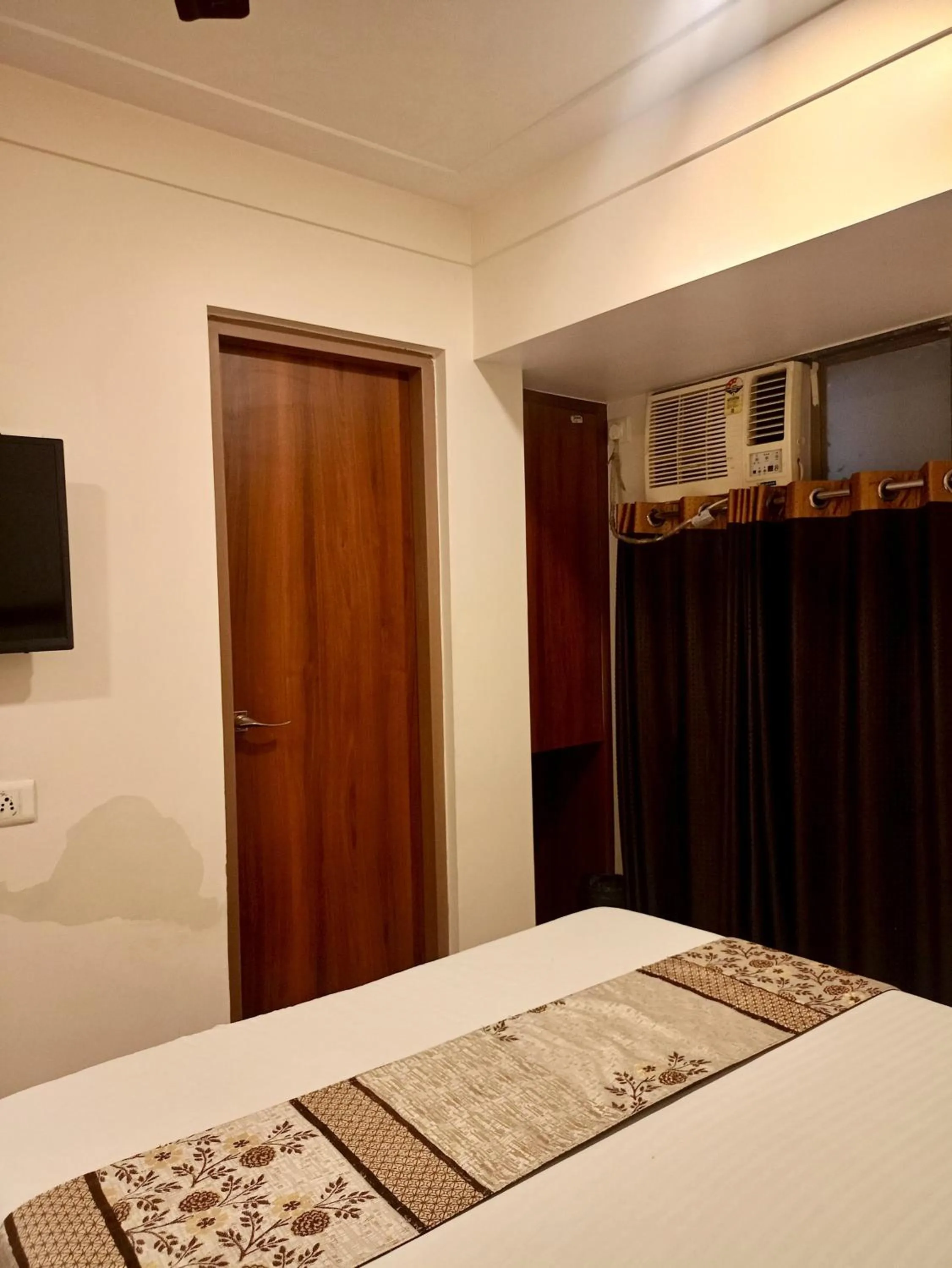 Bed in Hotel Dream Inn Thane