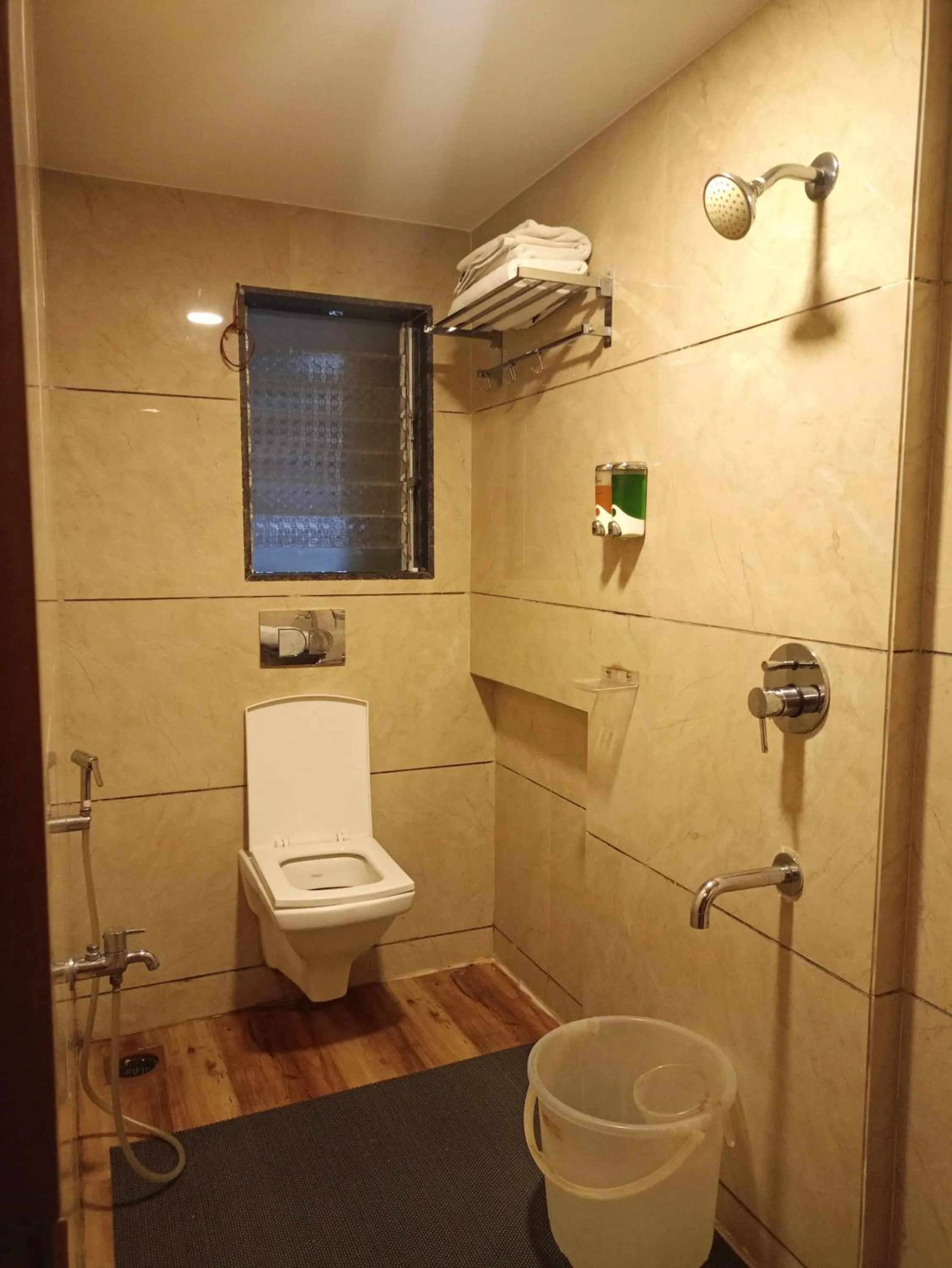 Shower in Hotel Dream Inn Thane
