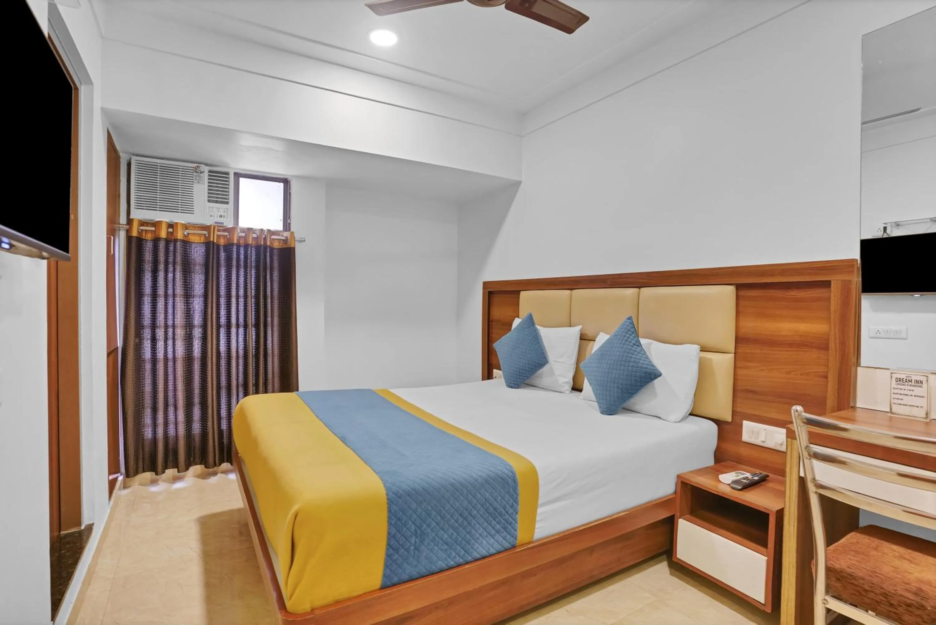 Bed in Hotel Dream Inn Thane