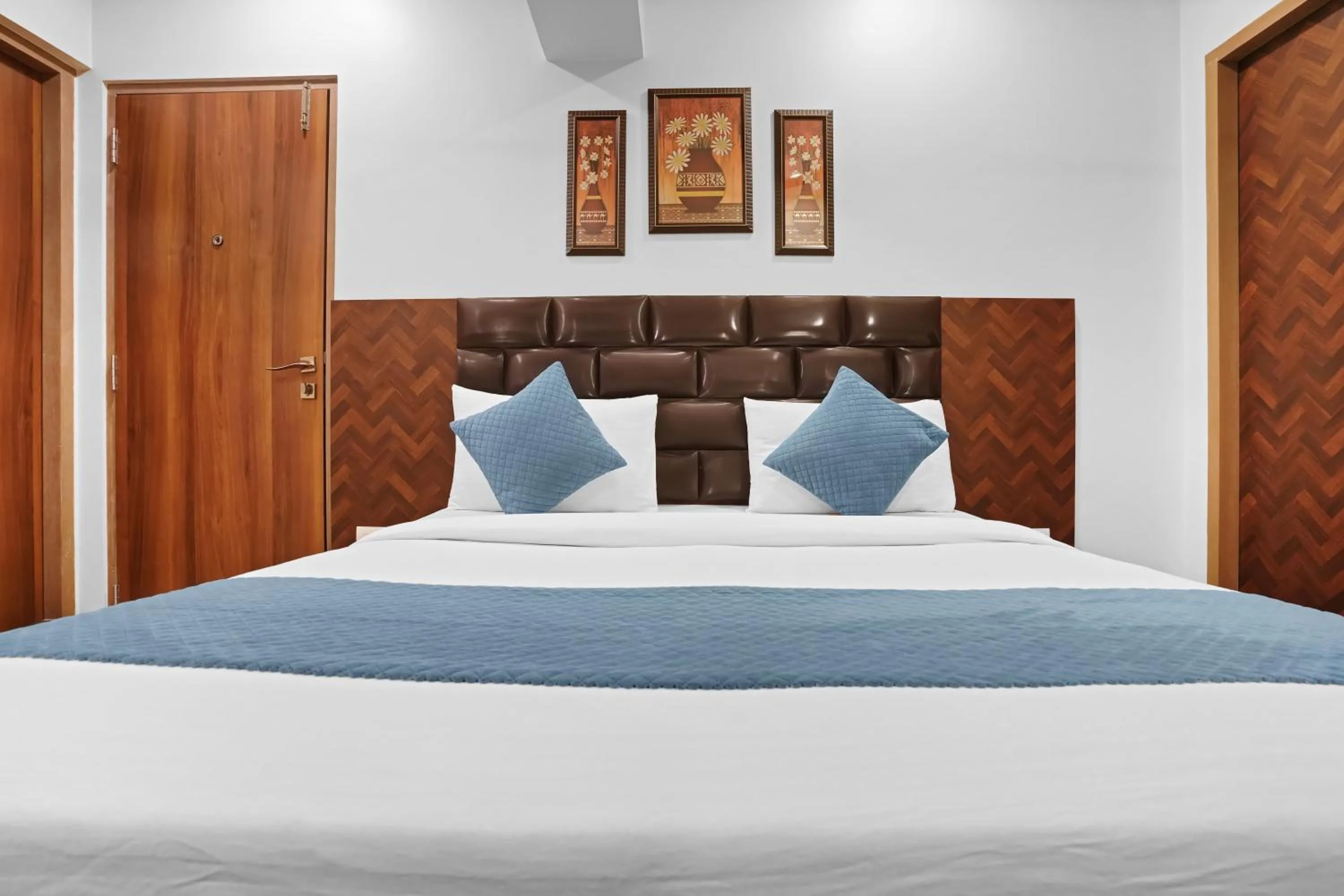 Bed in Hotel Dream Inn Thane