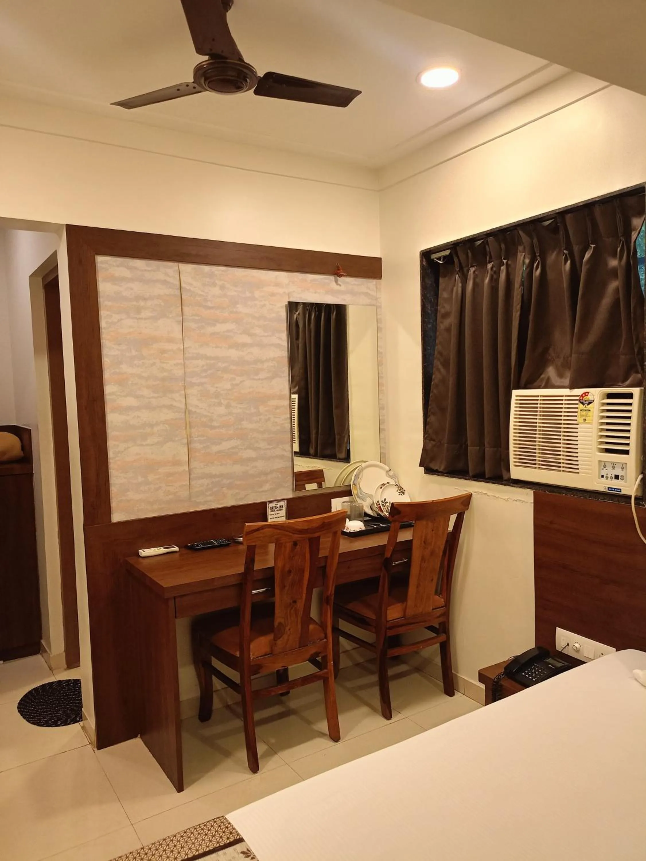Seating area in Hotel Dream Inn Thane