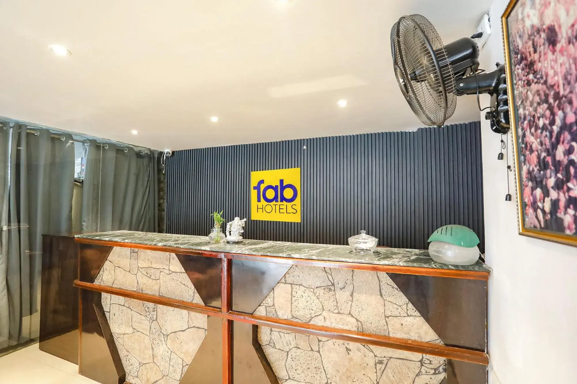 Lobby or reception in FabHotel DPS International Lobby or reception in FabHotel DPS International