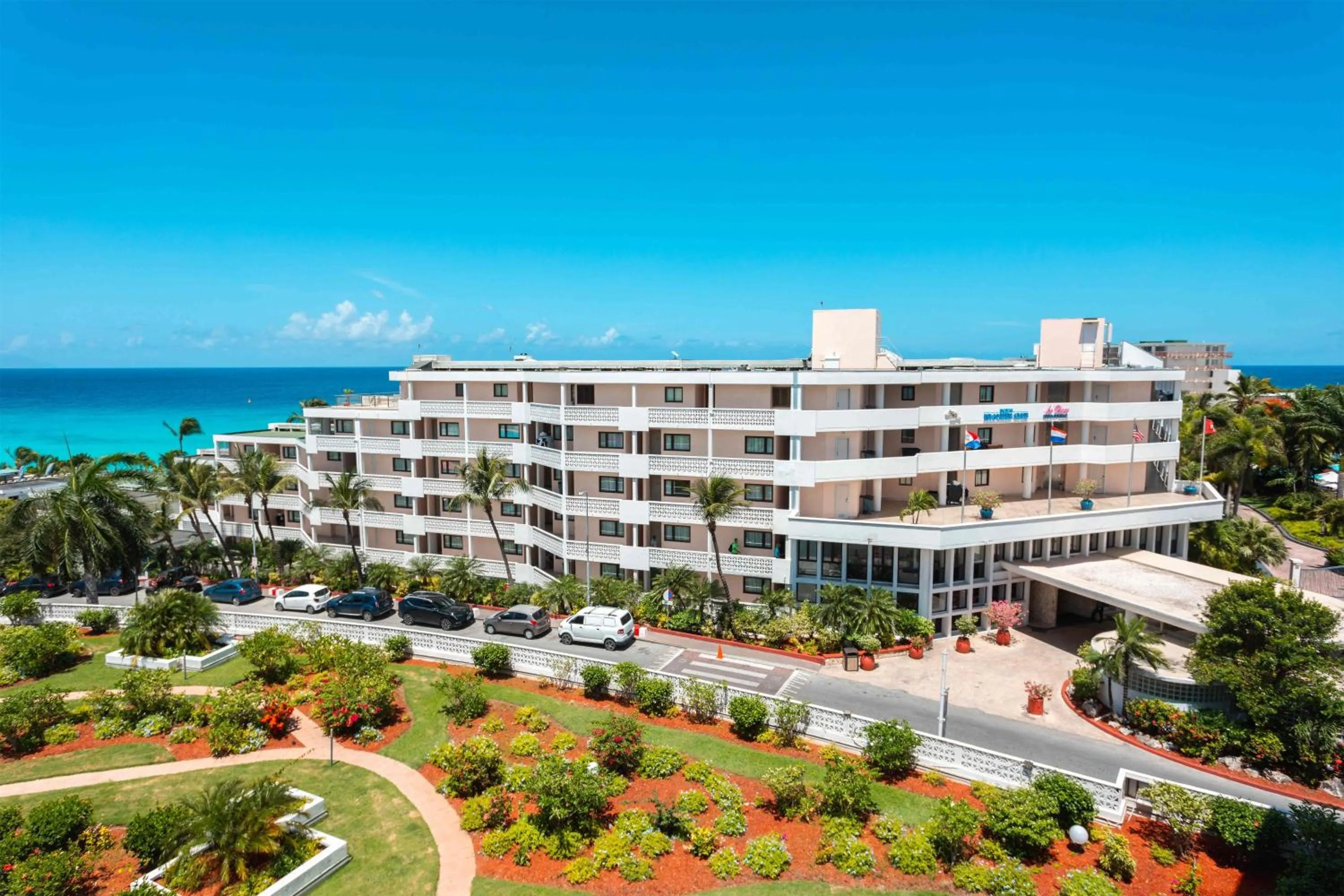 Property building in Royal Islander Club Resort La Plage