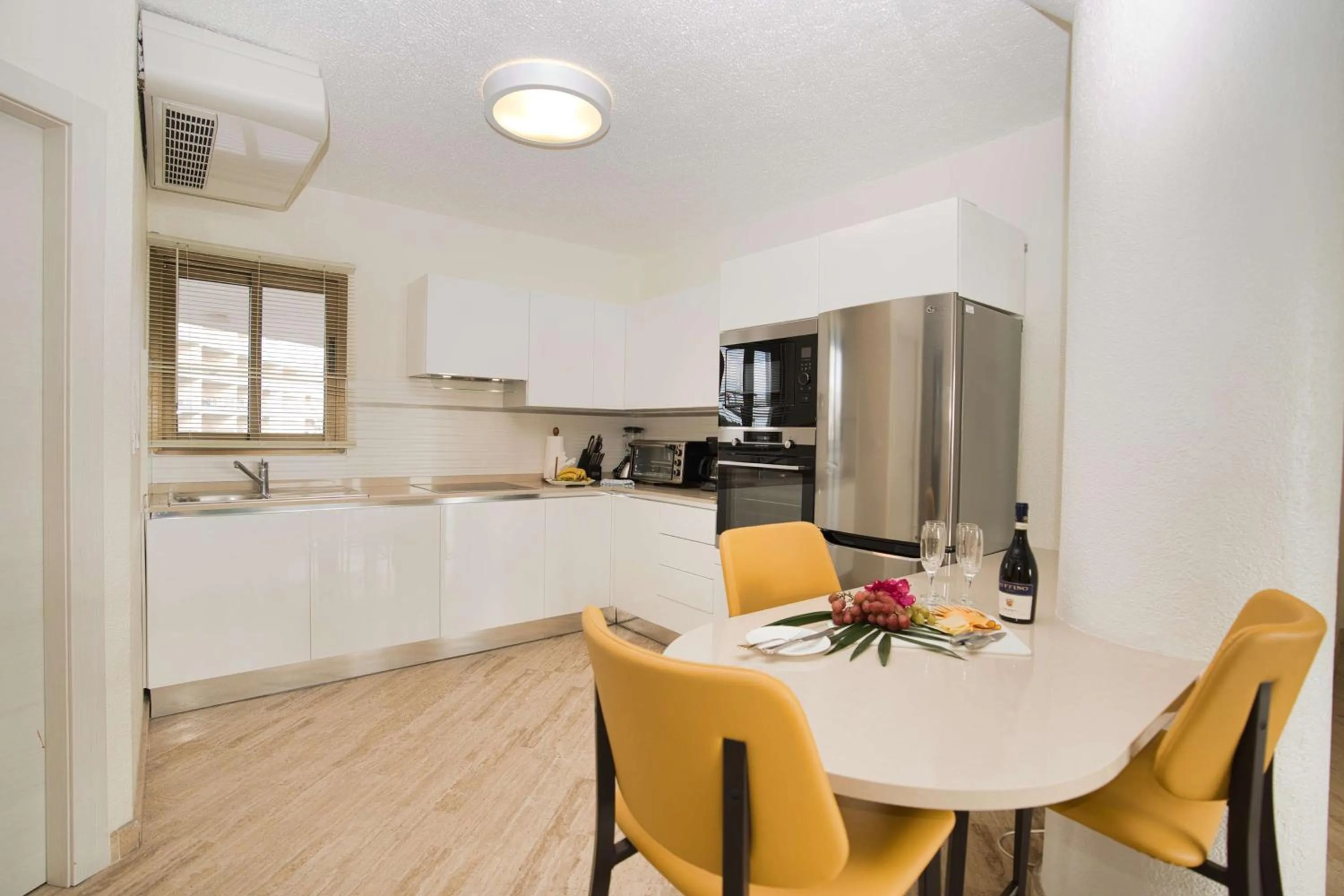 Kitchen or kitchenette in Royal Islander Club Resort La Plage