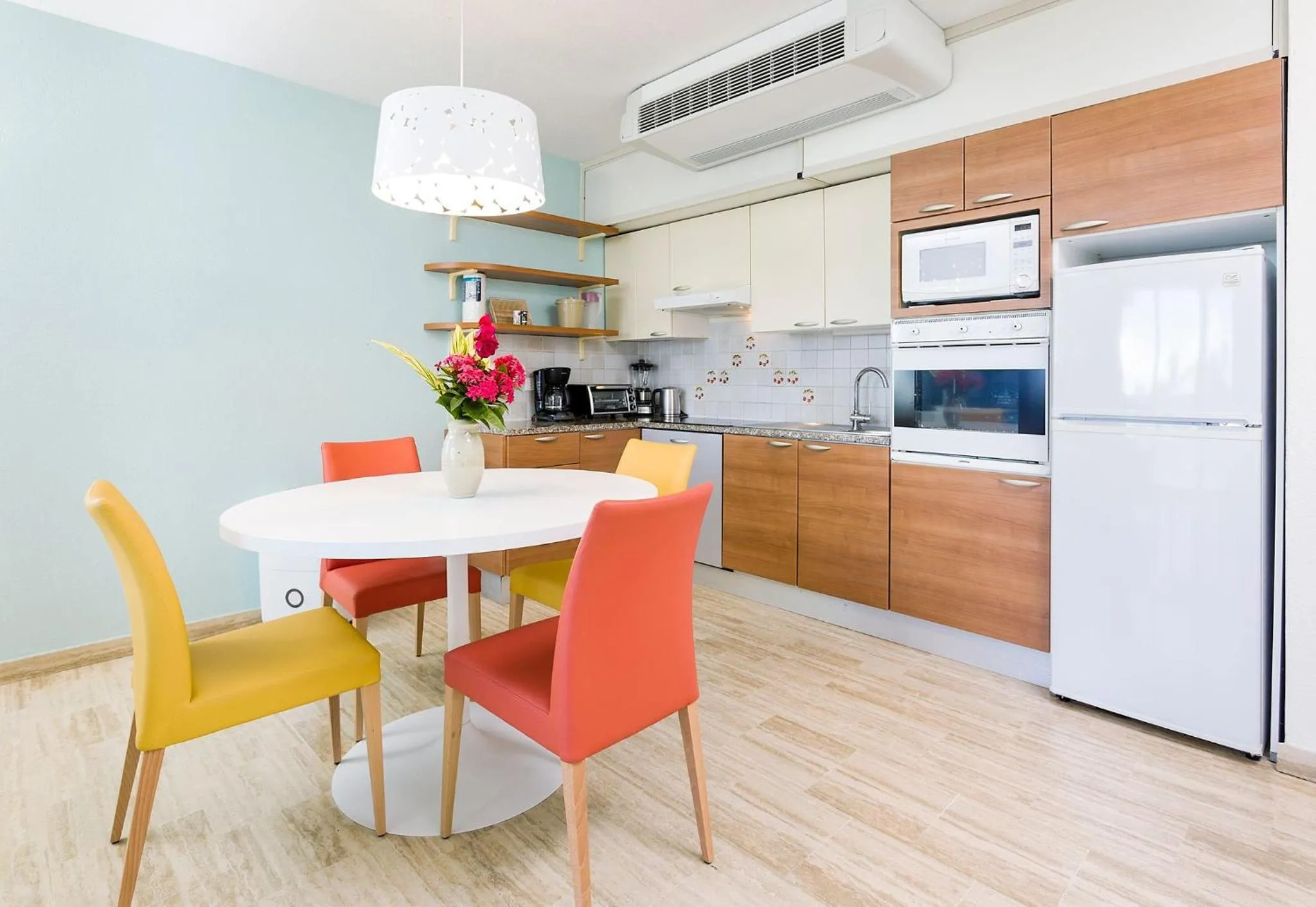 Kitchen or kitchenette in Royal Islander Club Resort La Plage