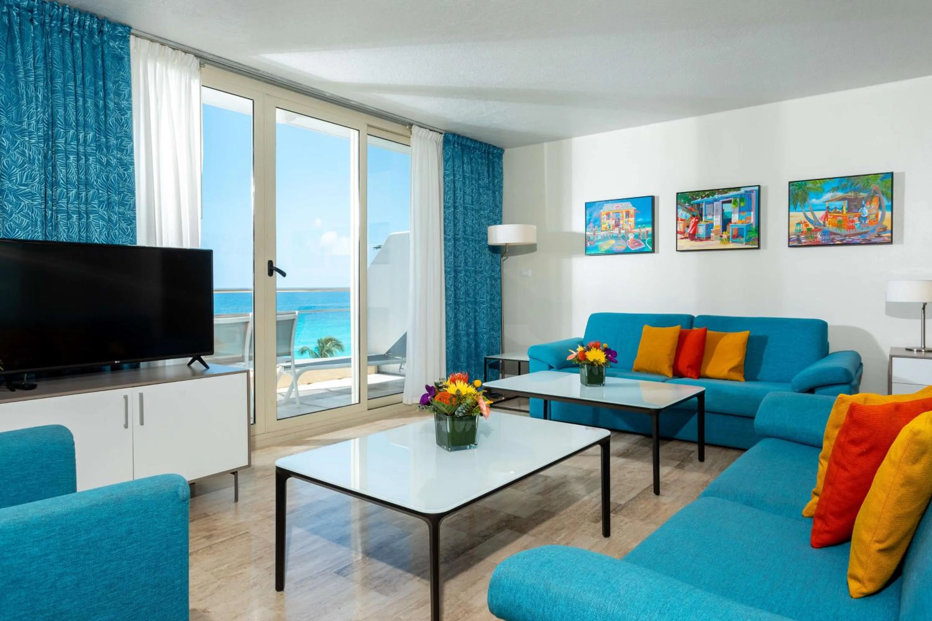 Photo of the whole room in Royal Islander Club Resort La Plage