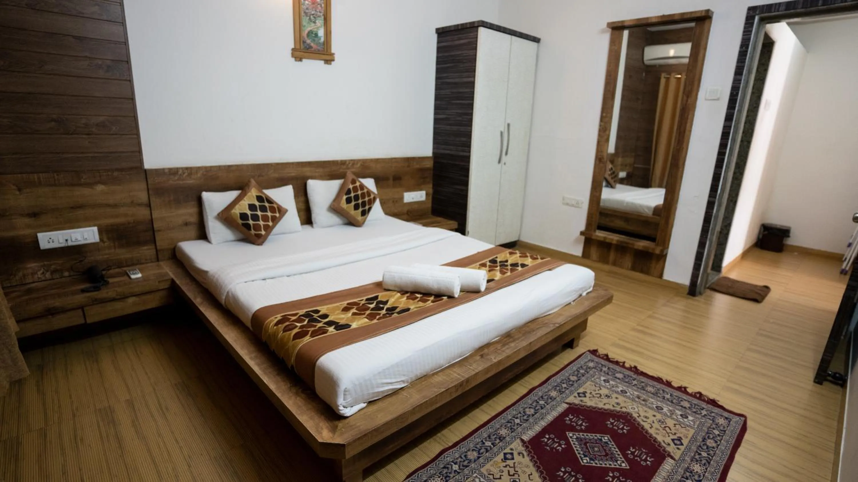 Bedroom, Bed in Ruturaj Inn Alibag