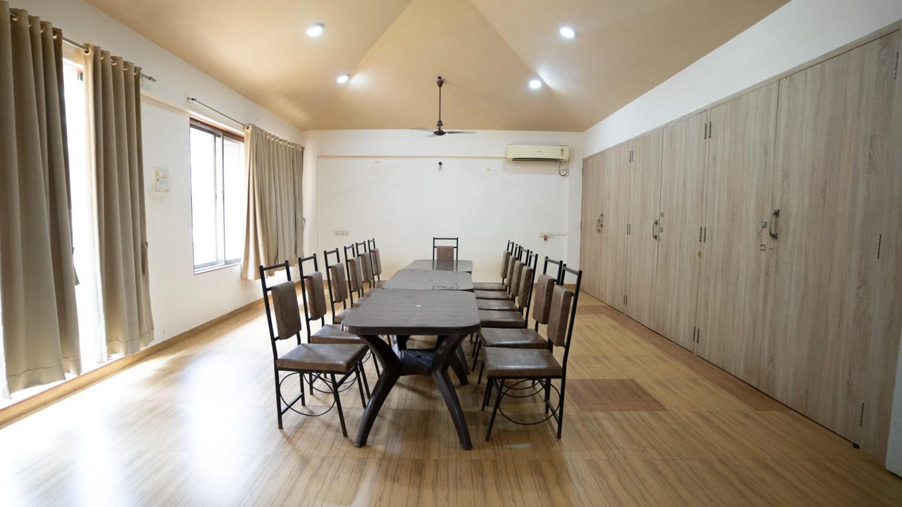 Meeting/conference room in Ruturaj Inn Alibag