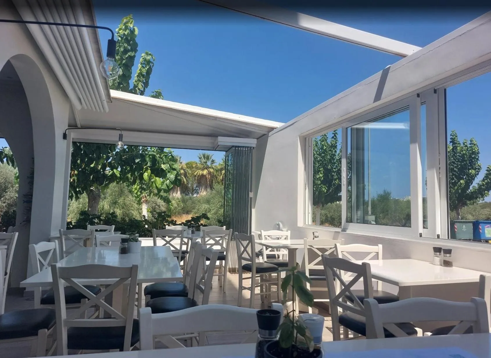 Property building in Castro Hotel